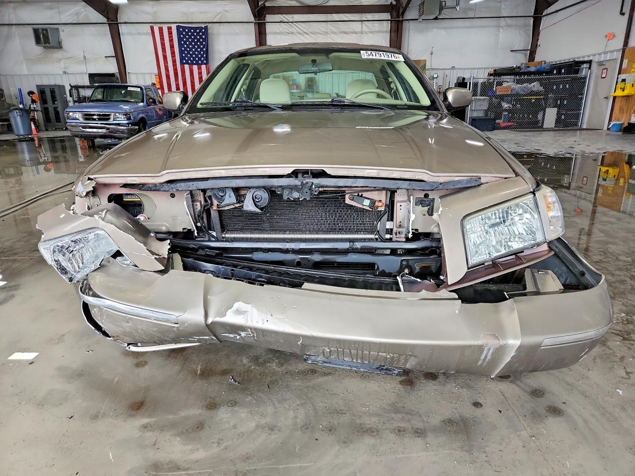 2006 Mercury Grand Marquis Gs Tan vin: 2MEFM74V46X648267
