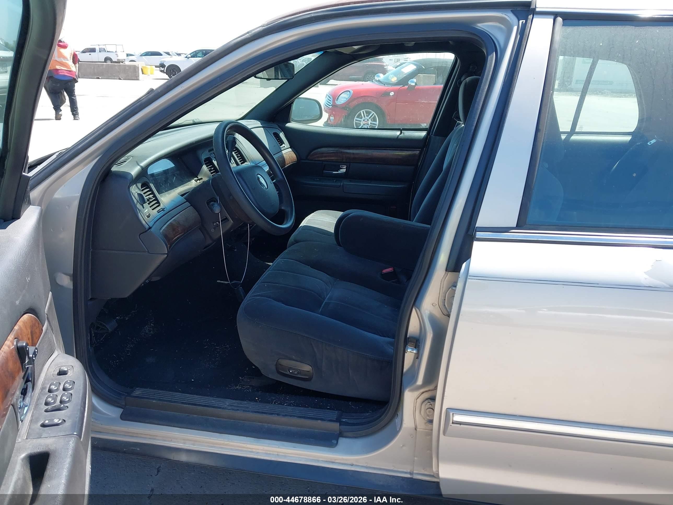 2008 Mercury Grand Marquis Gs Бежевый vin: 2MEFM74V48X631245