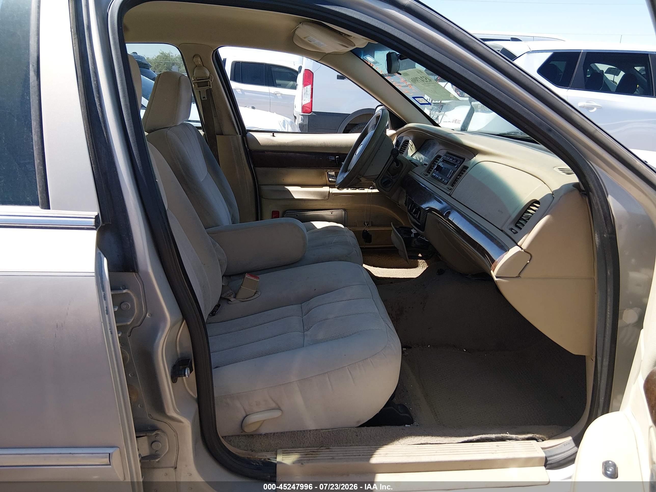 2008 Mercury Grand Marquis Gs Silver vin: 2MEFM74V48X658364