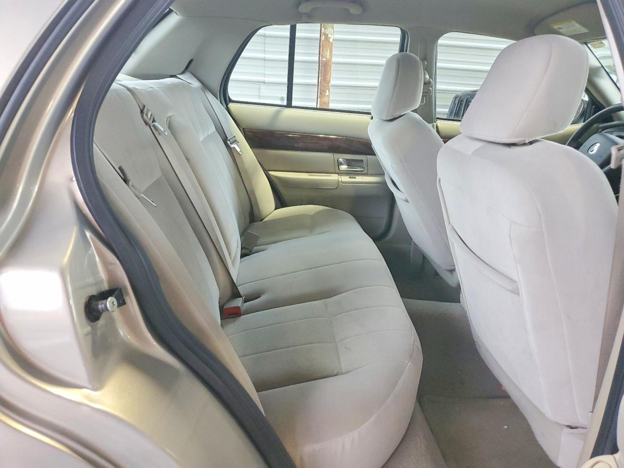 2006 Mercury Grand Marquis Gs Silver vin: 2MEFM74V56X650044