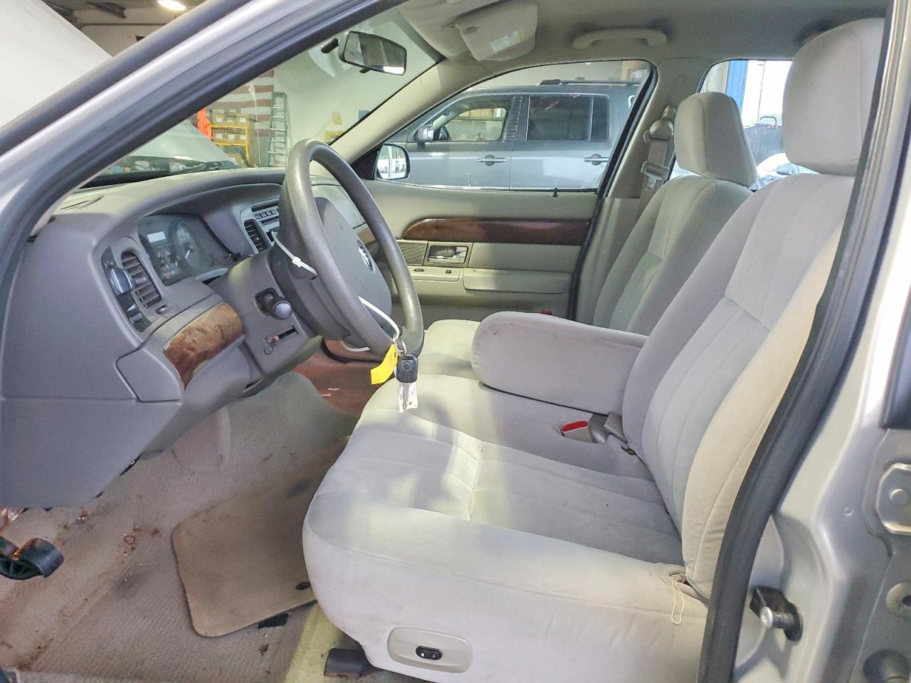 2006 Mercury Grand Marquis Gs Silver vin: 2MEFM74V56X650044