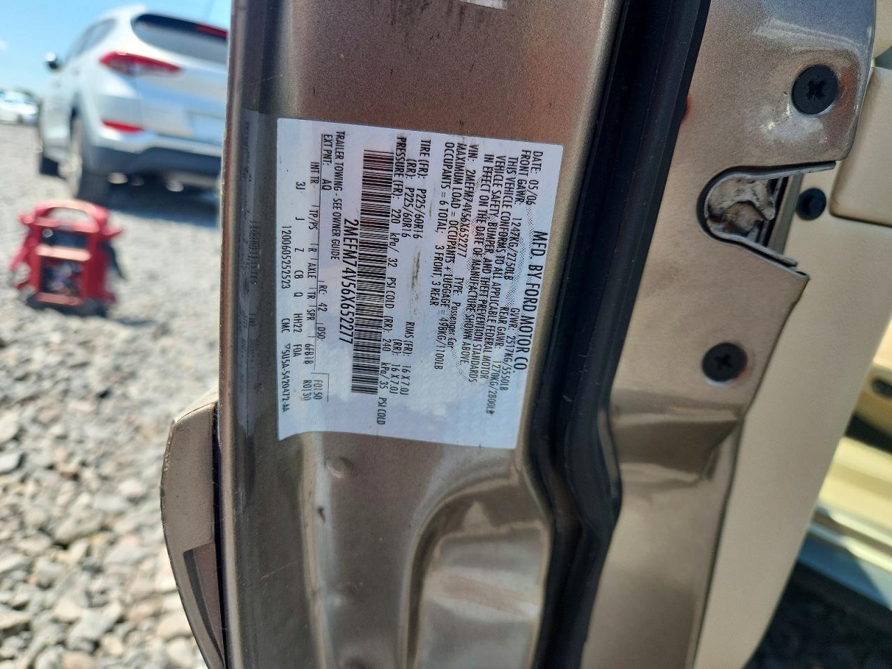 2006 Mercury Grand Marquis Gs Tan vin: 2MEFM74V56X652277
