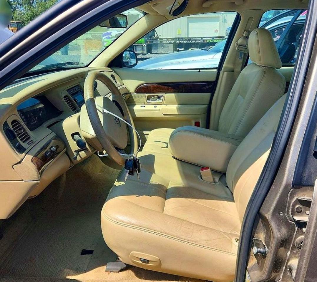 2006 Mercury Grand Marquis Gs Tan vin: 2MEFM74V56X652277