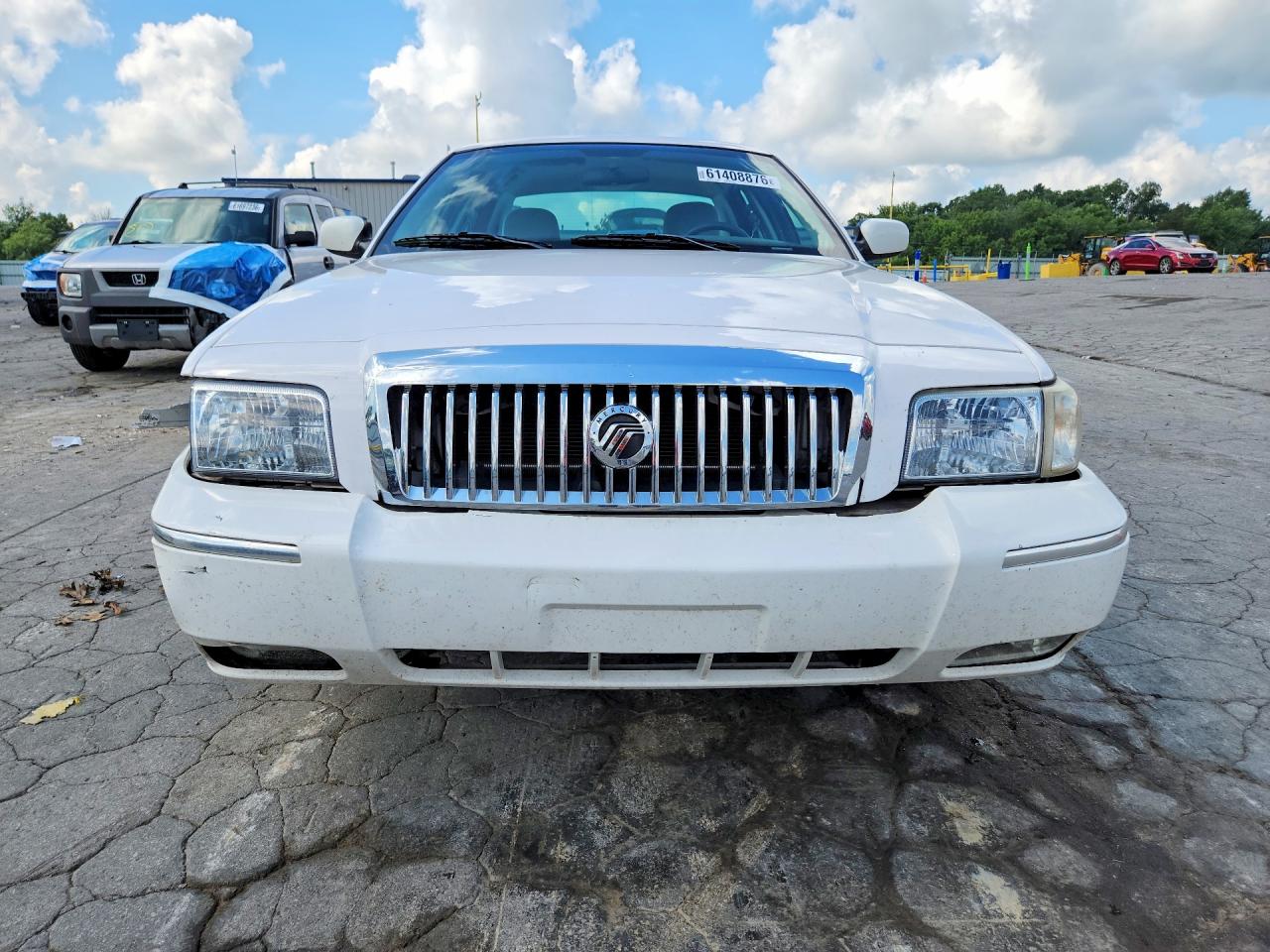 2008 Mercury Grand Marquis Gs White vin: 2MEFM74V58X663170