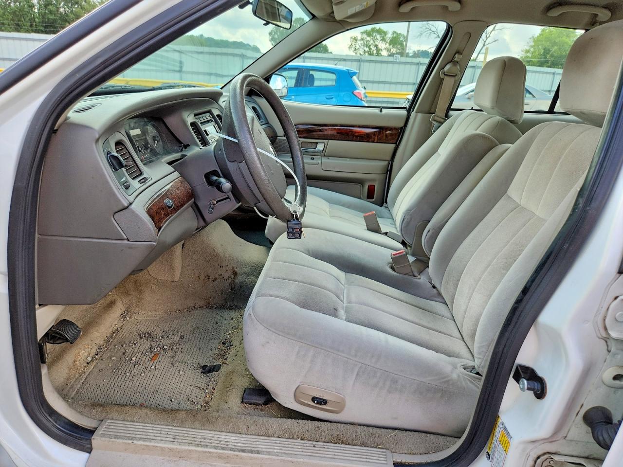 2008 Mercury Grand Marquis Gs White vin: 2MEFM74V58X663170