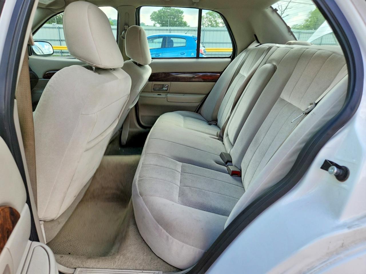 2008 Mercury Grand Marquis Gs White vin: 2MEFM74V58X663170