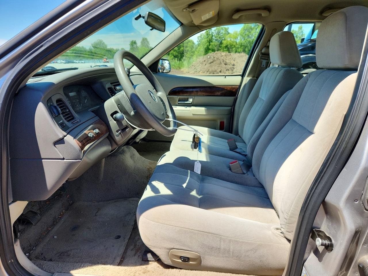 2006 Mercury Grand Marquis Gs Silver vin: 2MEFM74V66X627002