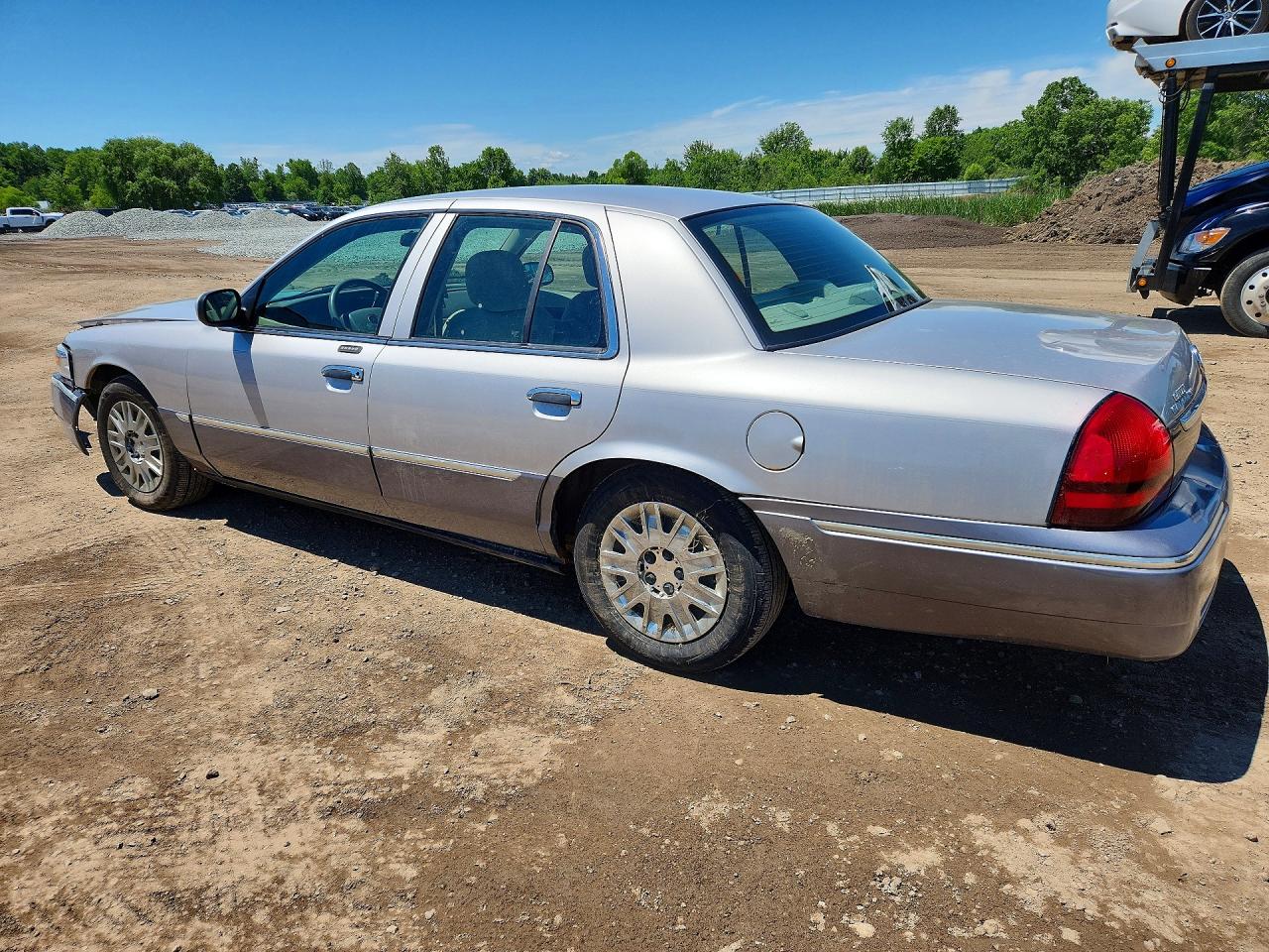2006 Mercury Grand Marquis Gs Silver vin: 2MEFM74V66X627002
