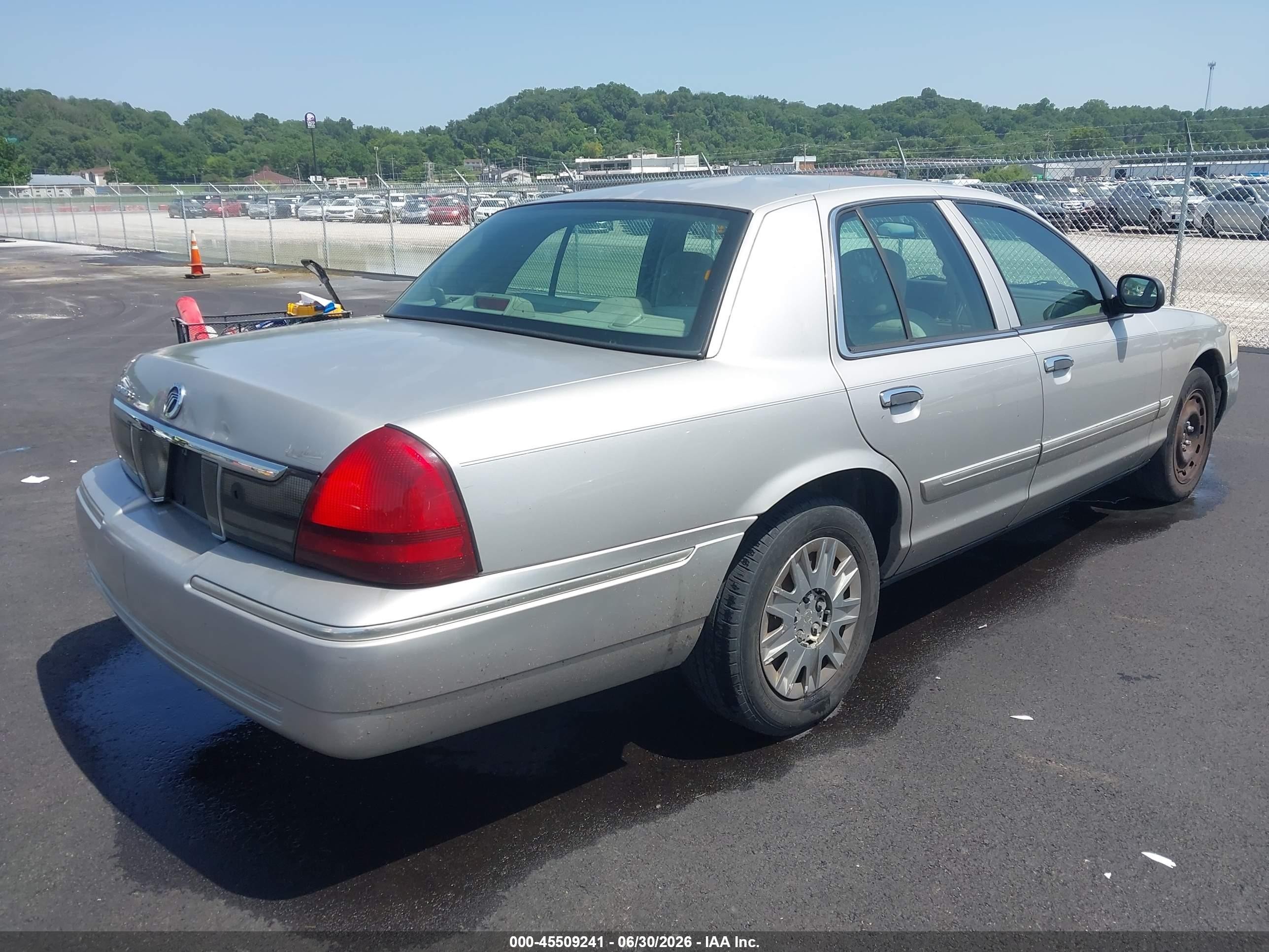 2006 Mercury Grand Marquis Gs Silver vin: 2MEFM74V66X645175