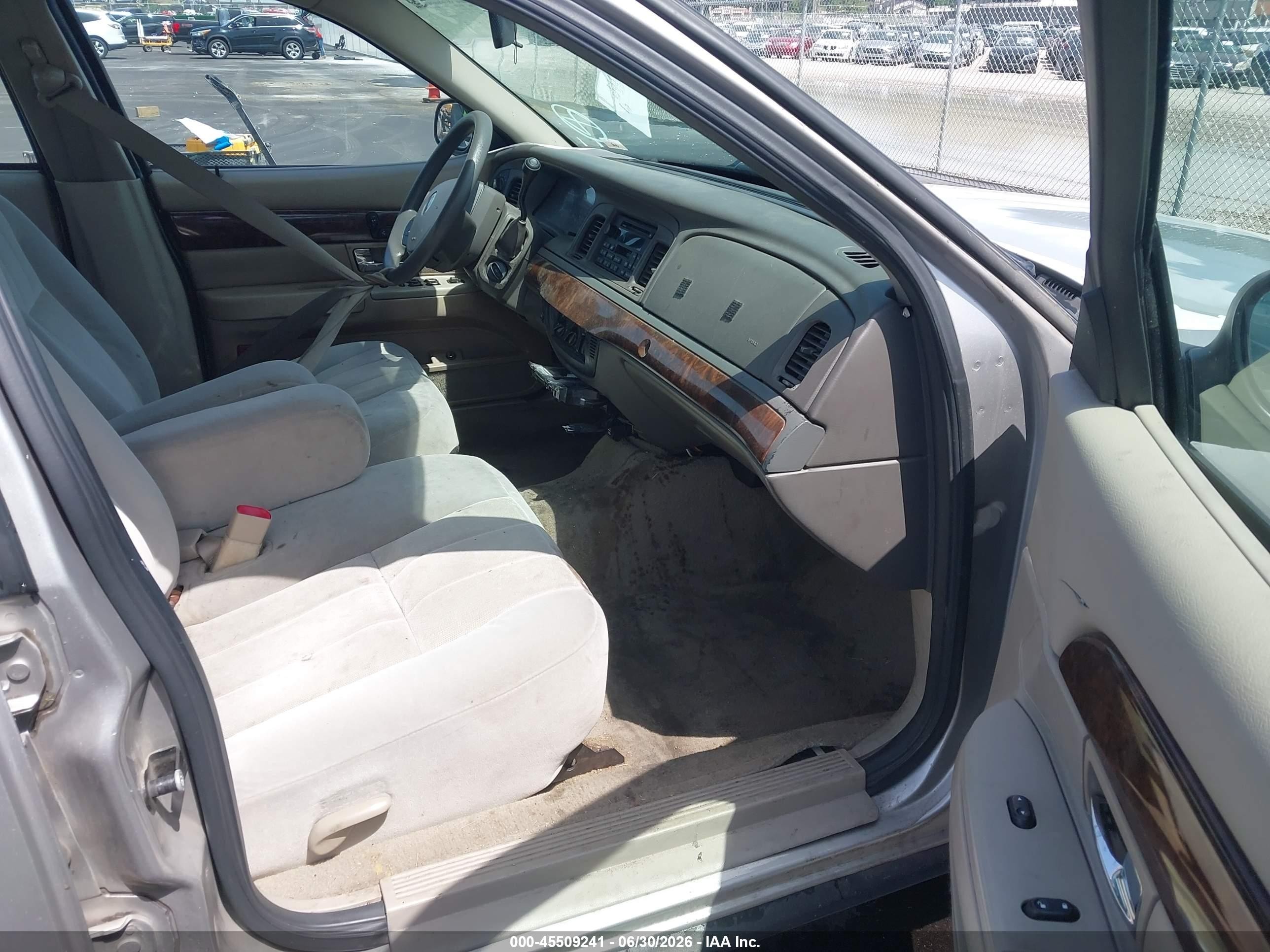 2006 Mercury Grand Marquis Gs Silver vin: 2MEFM74V66X645175