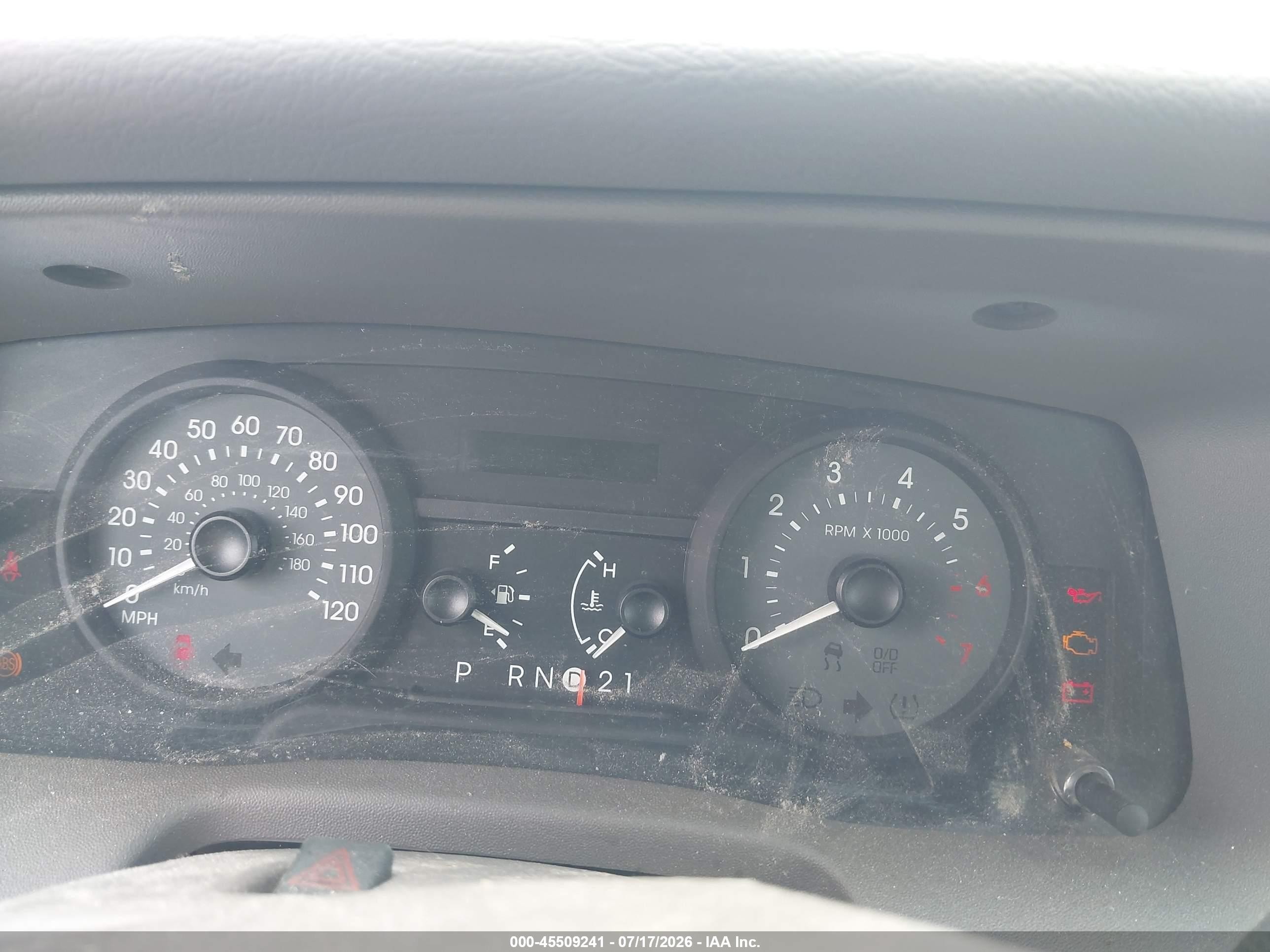 2006 Mercury Grand Marquis Gs Silver vin: 2MEFM74V66X645175