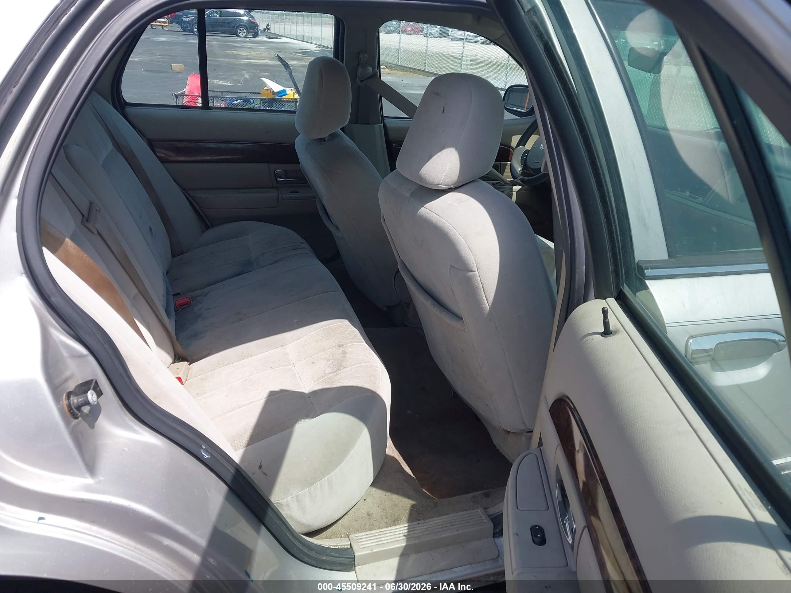 2006 Mercury Grand Marquis Gs Silver vin: 2MEFM74V66X645175