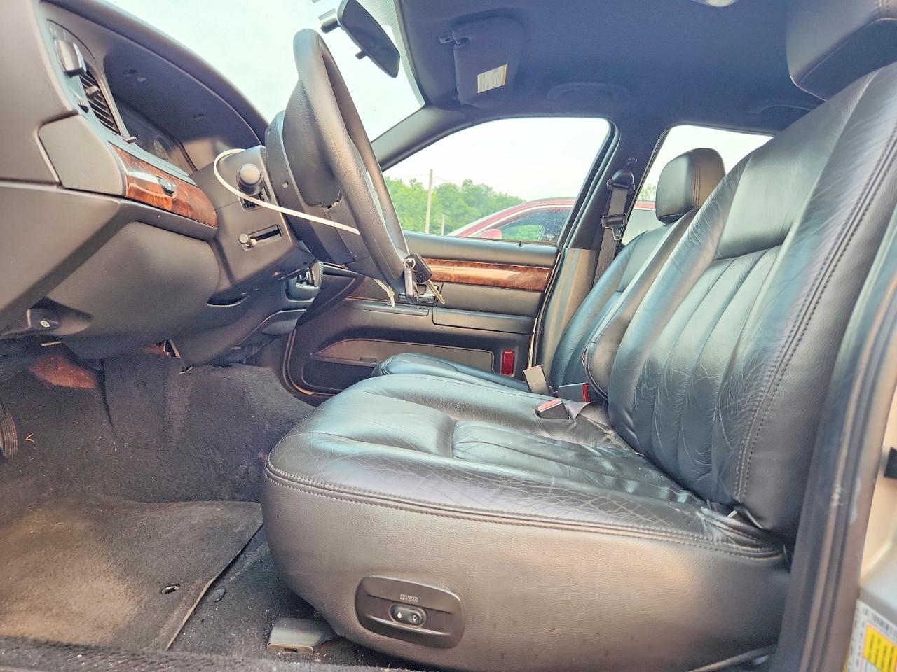 2008 Mercury Grand Marquis Gs Silver vin: 2MEFM74V78X614536