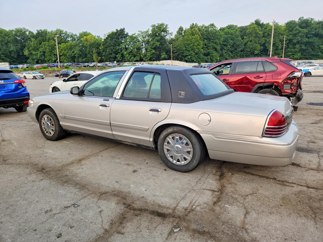 2008 Mercury Grand Marquis Gs Silver vin: 2MEFM74V78X614536