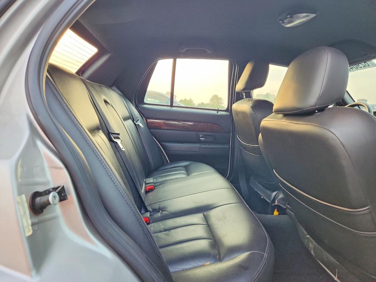 2008 Mercury Grand Marquis Gs Silver vin: 2MEFM74V78X614536