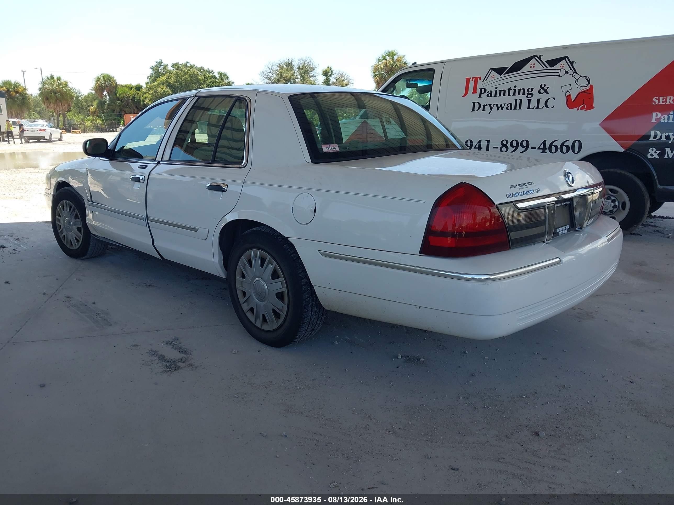2008 Mercury Grand Marquis Gs White vin: 2MEFM74V78X644054