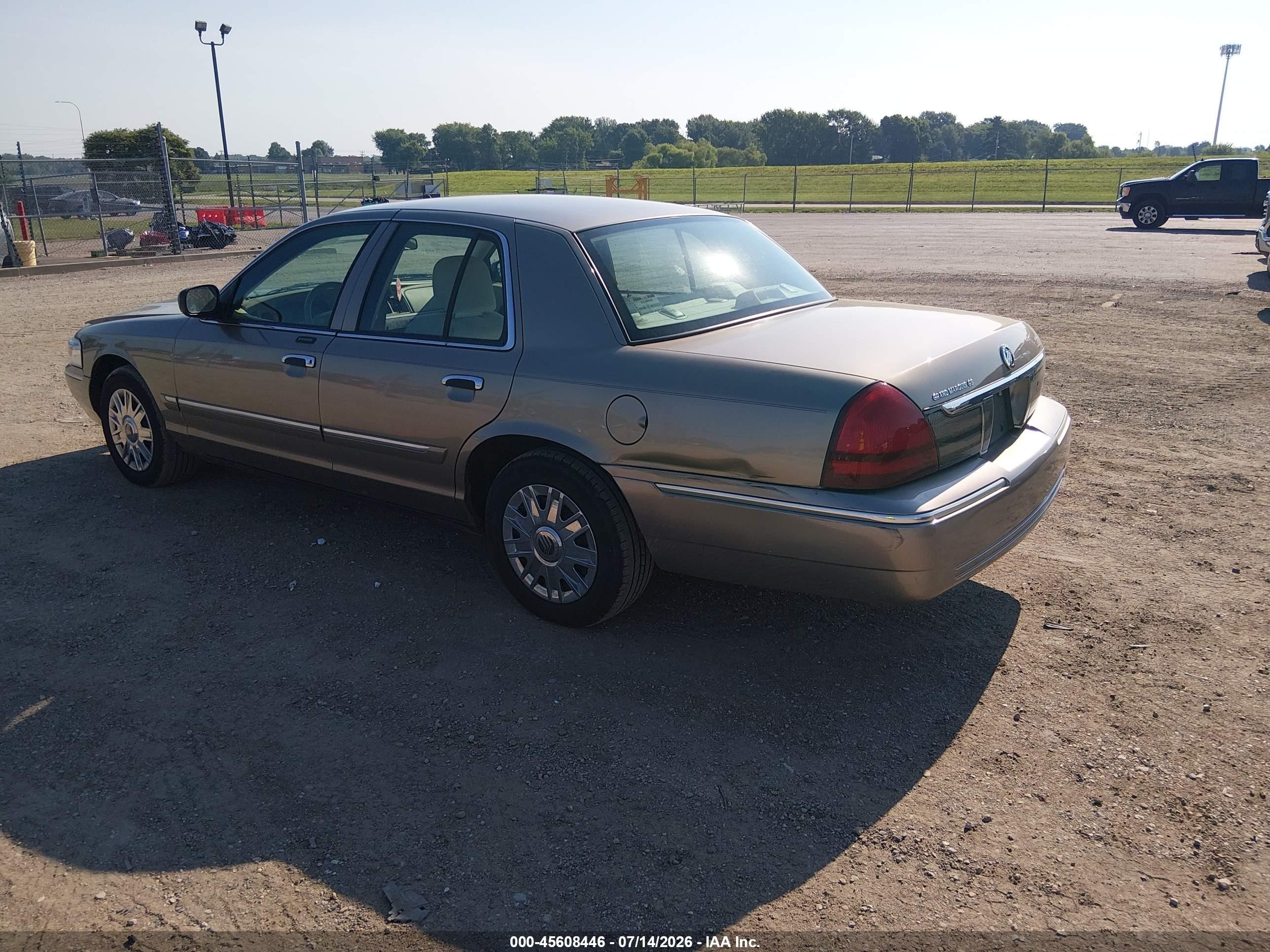 2006 Mercury Grand Marquis Gs Золотой vin: 2MEFM74V86X641063