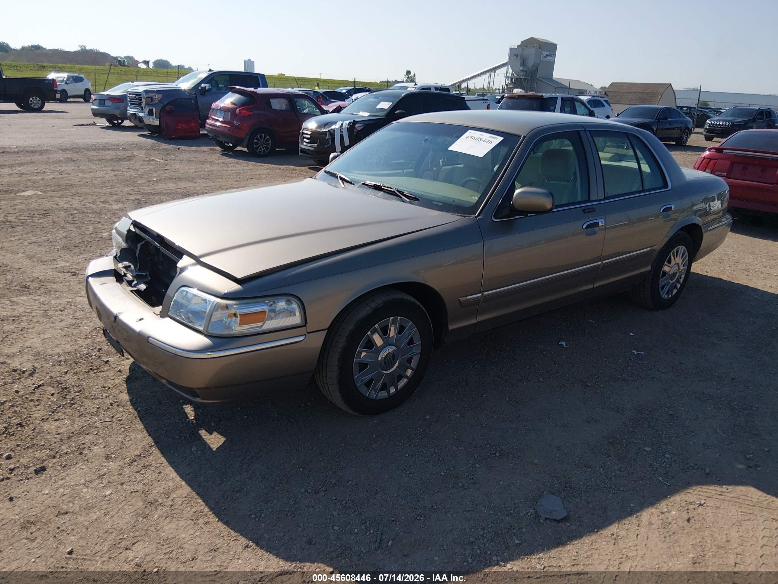 2006 Mercury Grand Marquis Gs Золотой vin: 2MEFM74V86X641063