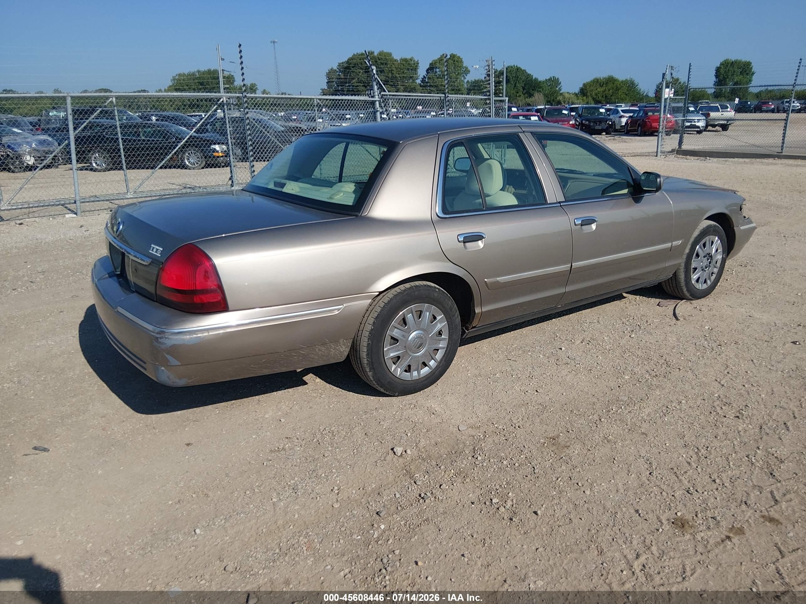 2006 Mercury Grand Marquis Gs Золотой vin: 2MEFM74V86X641063