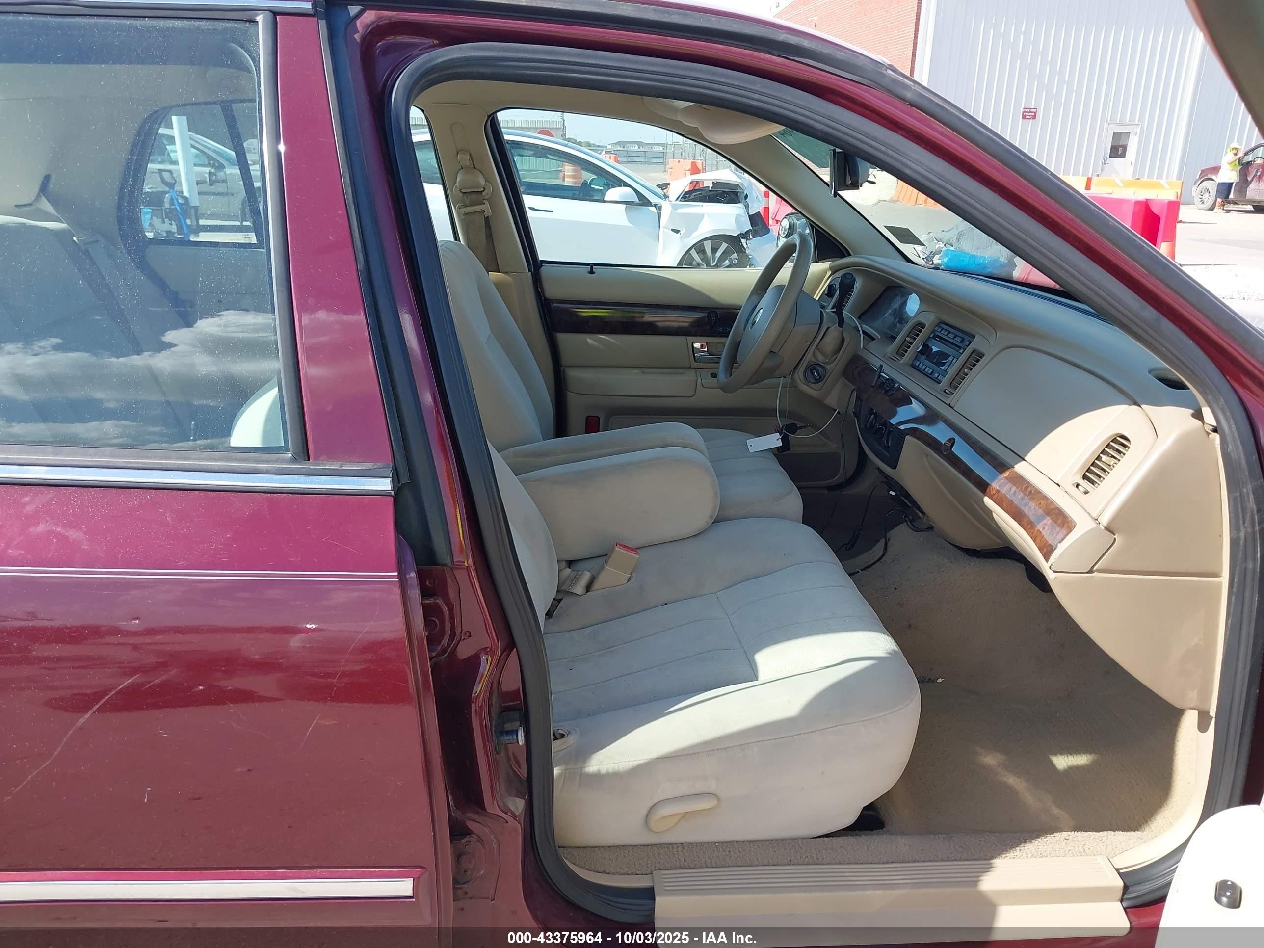 2007 Mercury Grand Marquis Gs Burgundy vin: 2MEFM74V87X620456