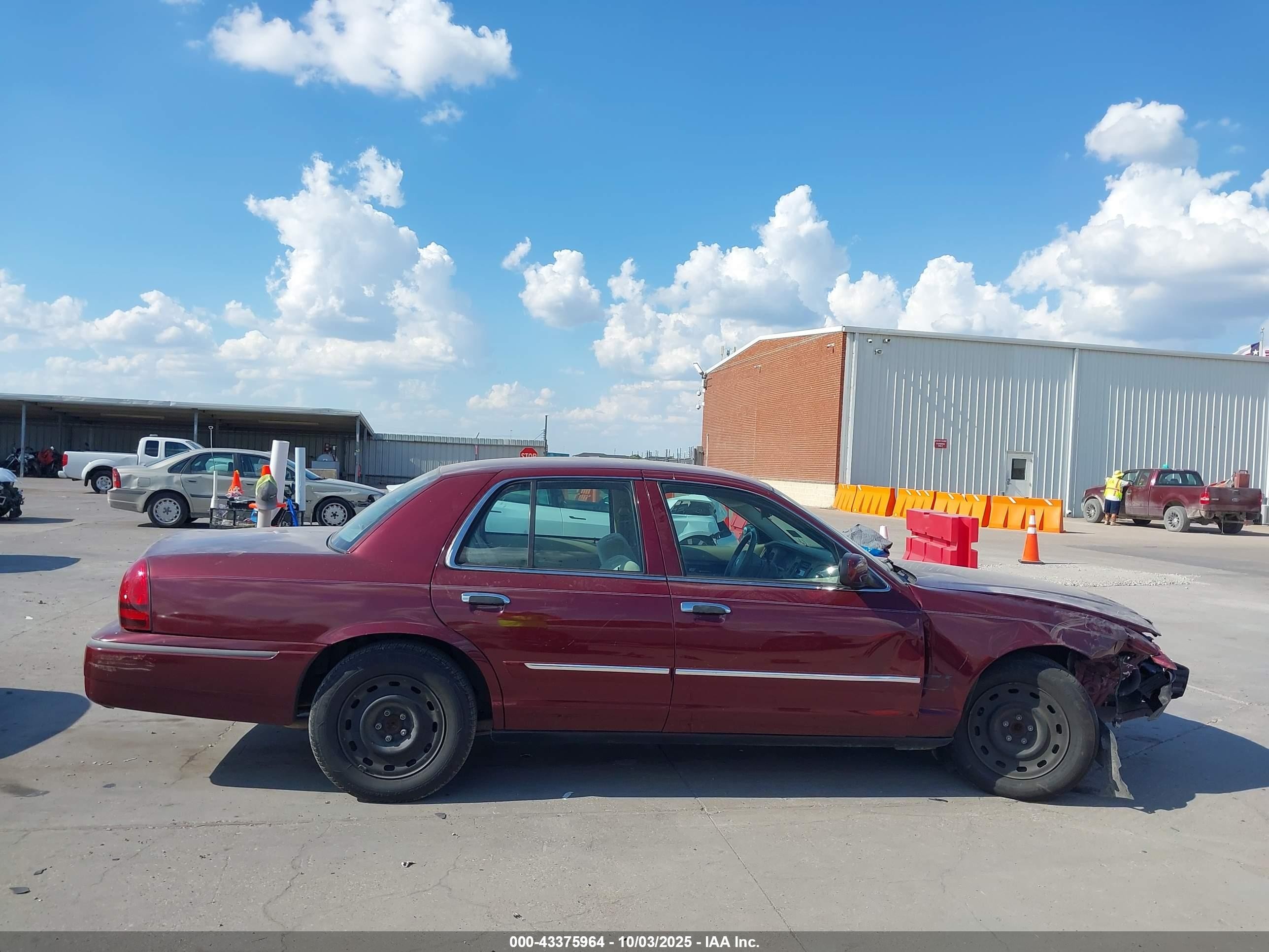 2007 Mercury Grand Marquis Gs Burgundy vin: 2MEFM74V87X620456