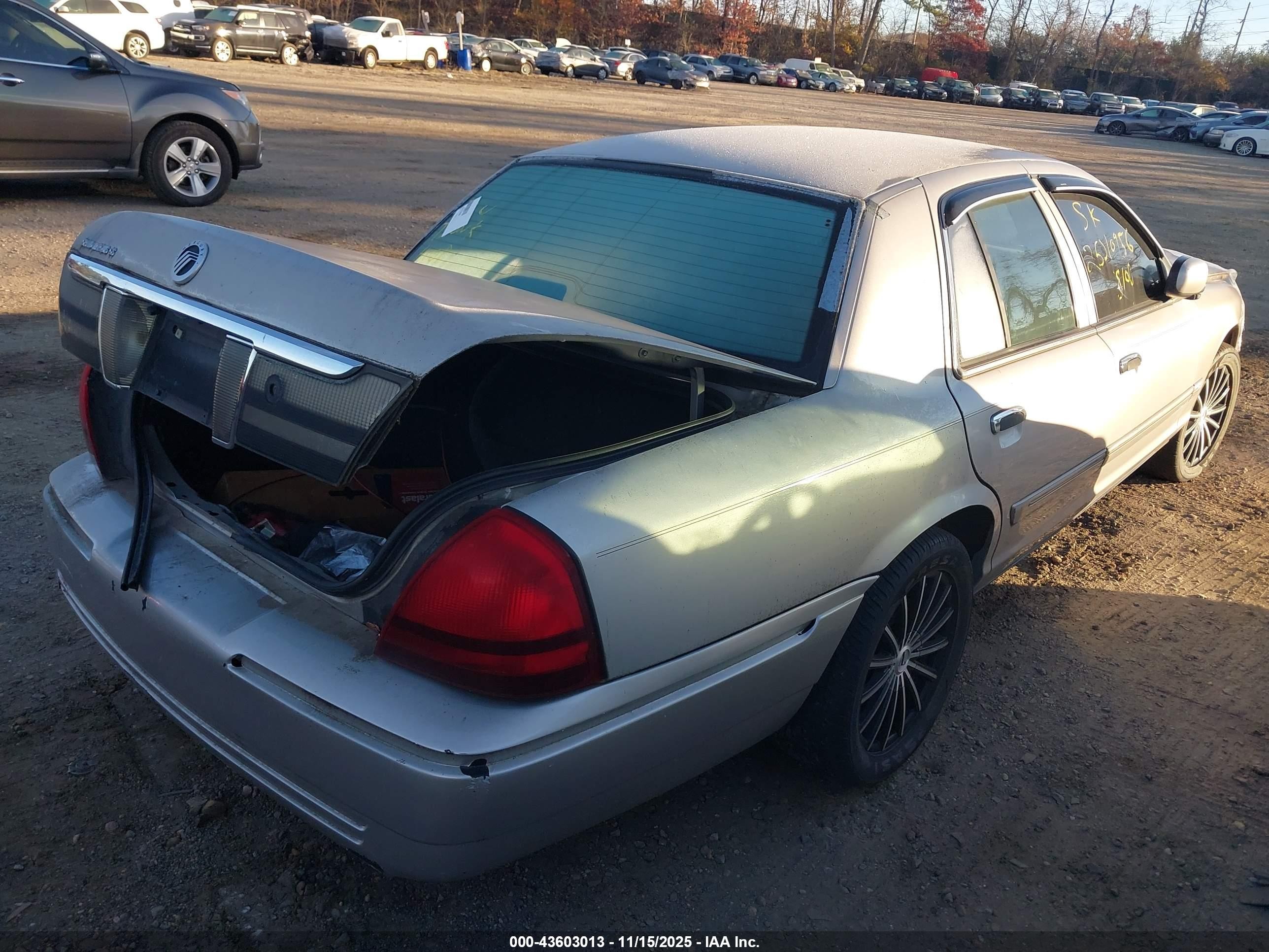 2007 Mercury Grand Marquis Gs Silver vin: 2MEFM74V87X635491