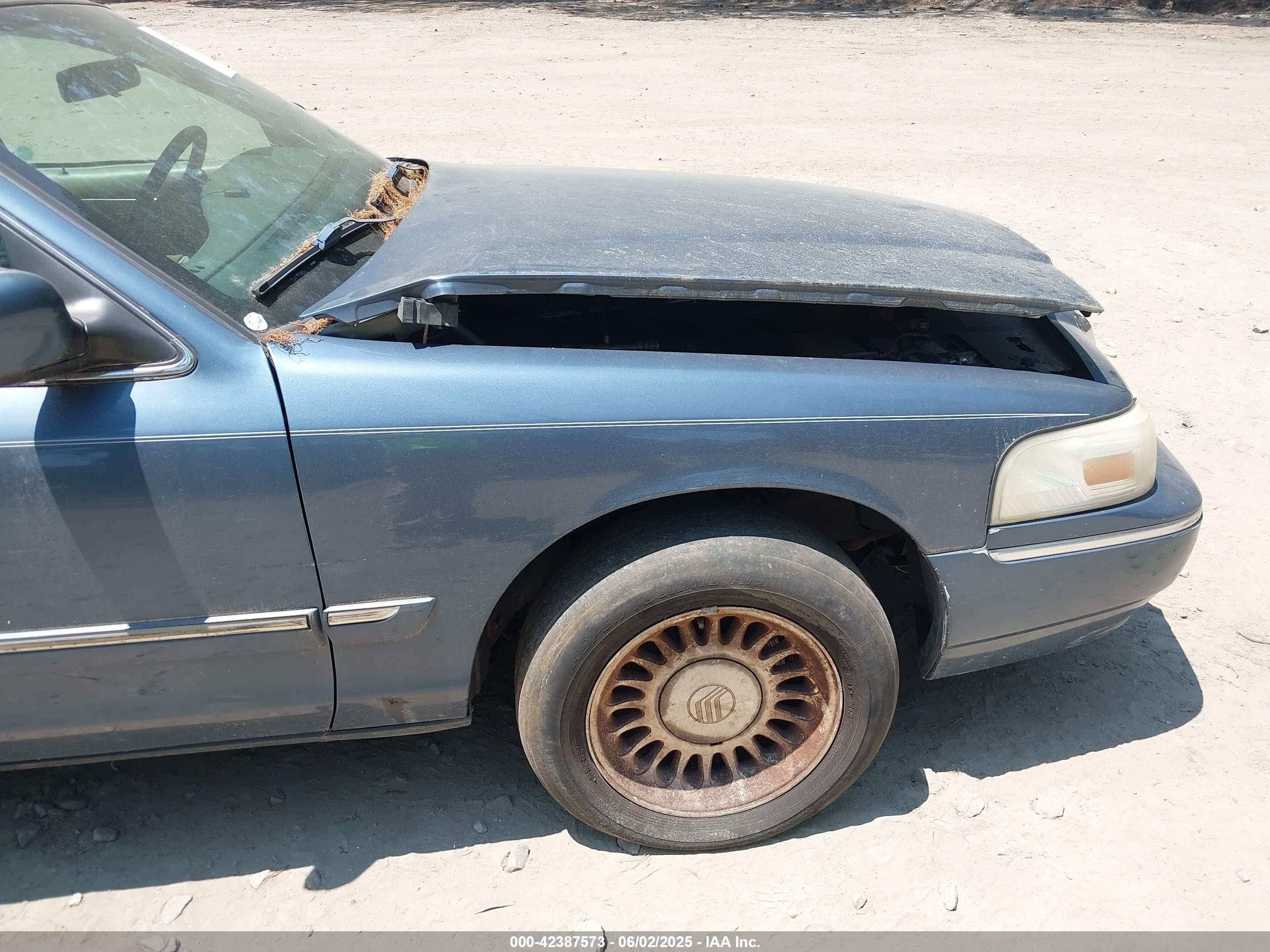 2008 Mercury Grand Marquis Gs Синий vin: 2MEFM74V88X603917