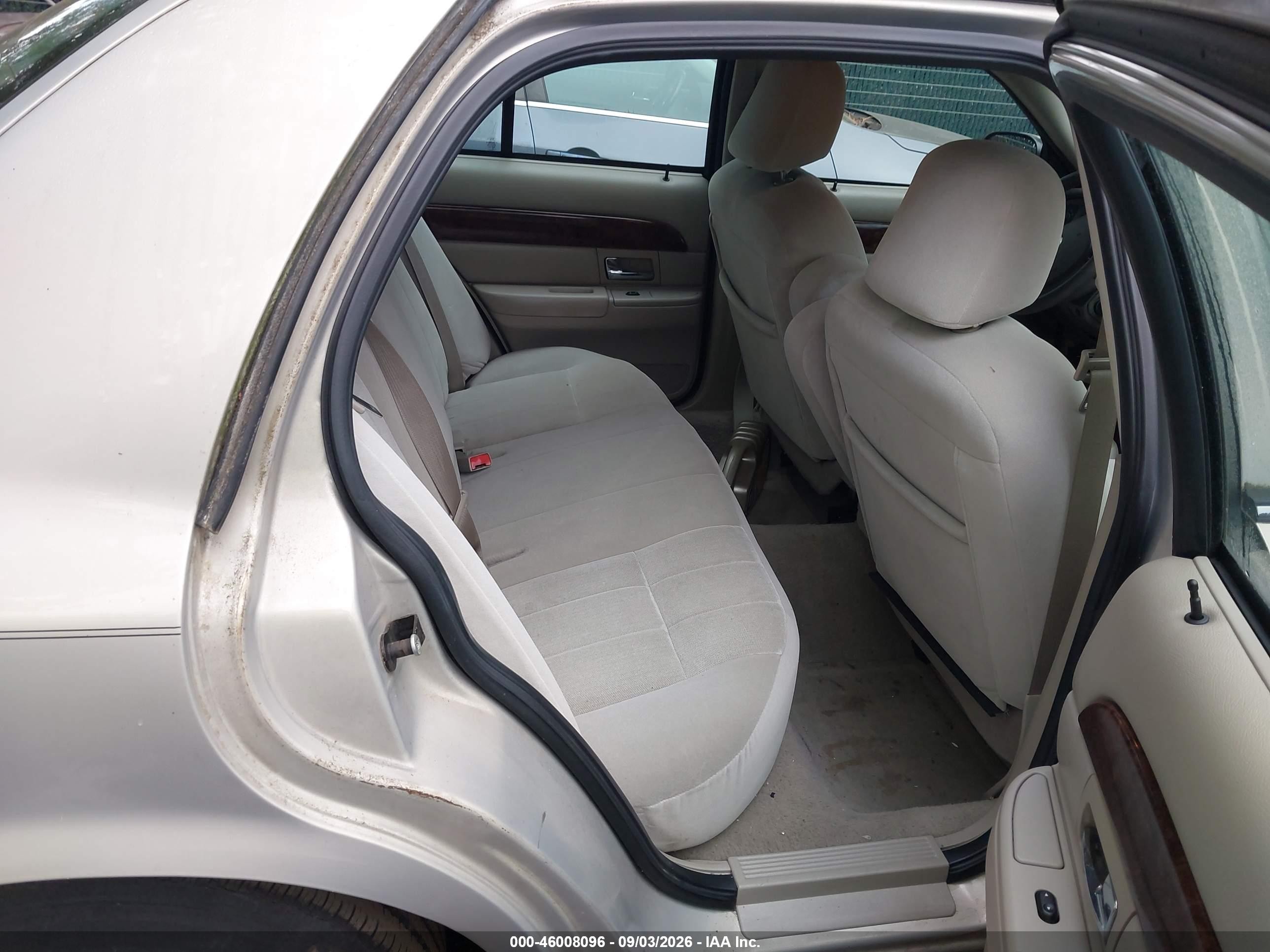2007 Mercury Grand Marquis Gs Серебряный vin: 2MEFM74V97X613337