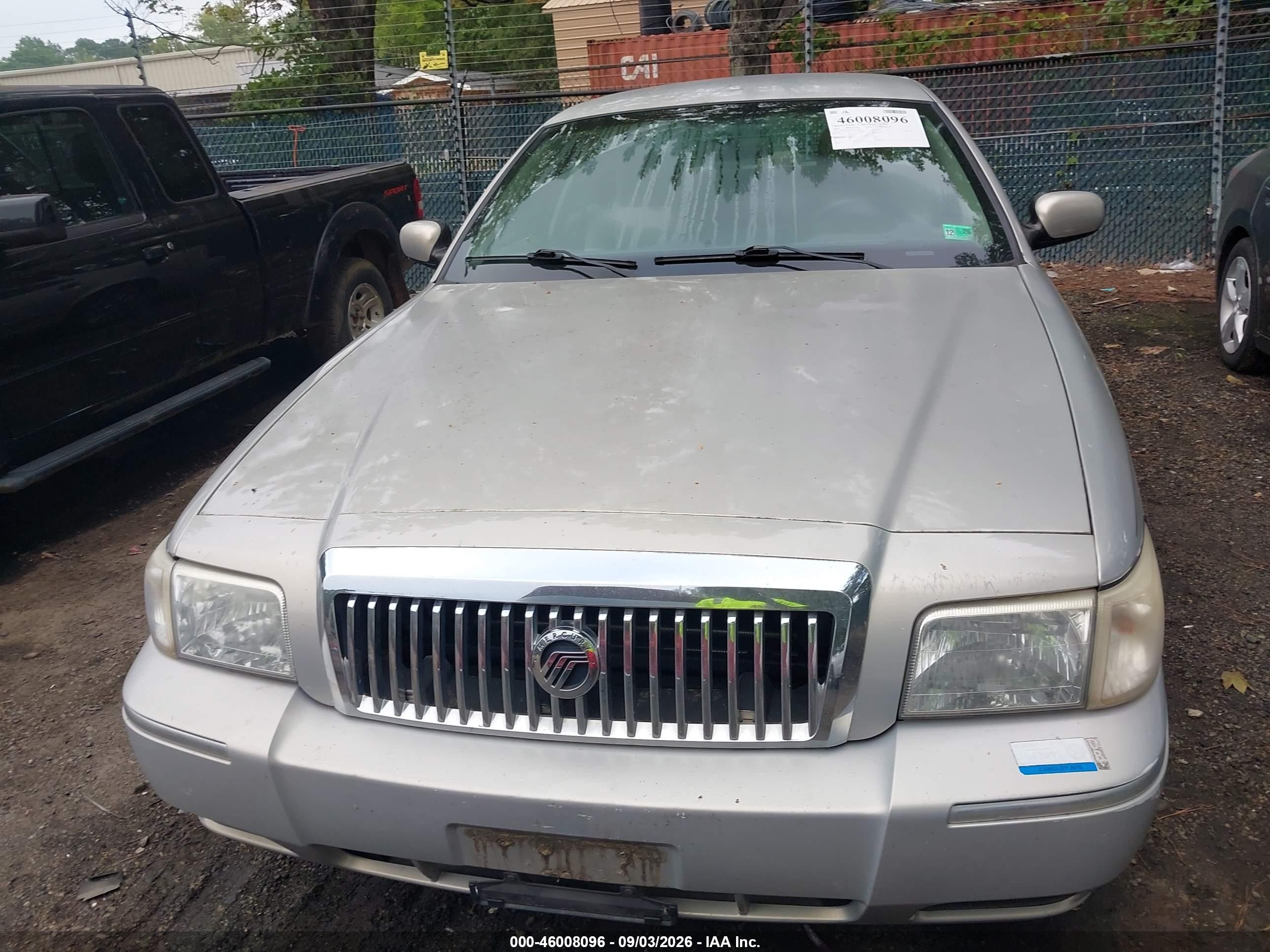 2007 Mercury Grand Marquis Gs Серебряный vin: 2MEFM74V97X613337
