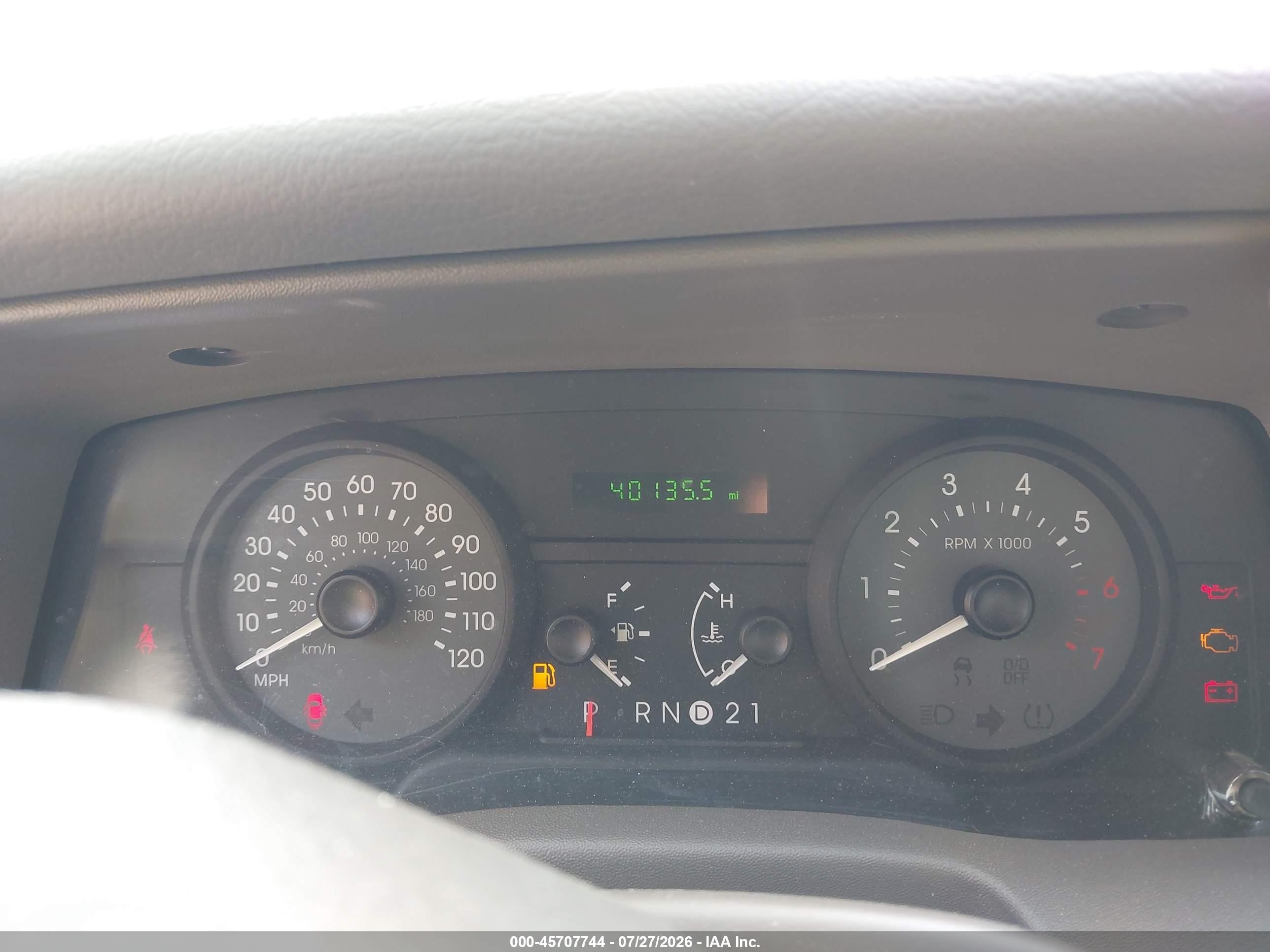 2006 Mercury Grand Marquis Gs Beige vin: 2MEFM74VX6X625494