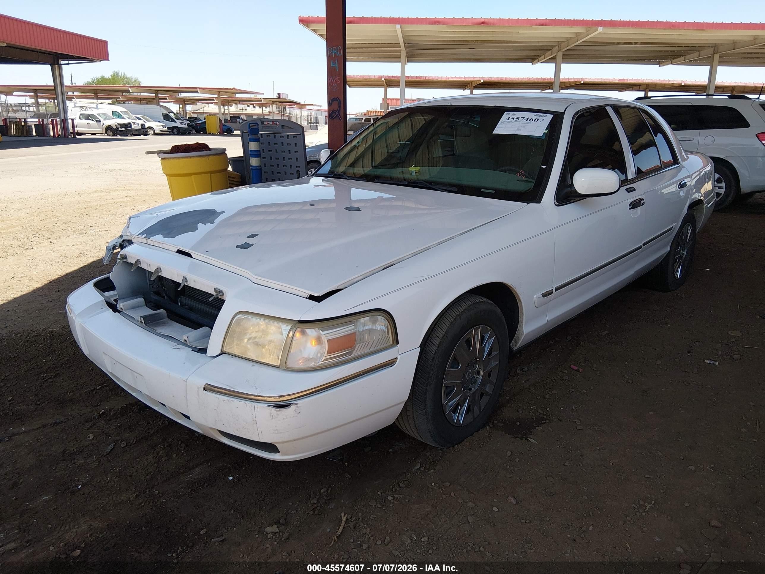 2006 Mercury Grand Marquis Gs Белый vin: 2MEFM74VX6X650072