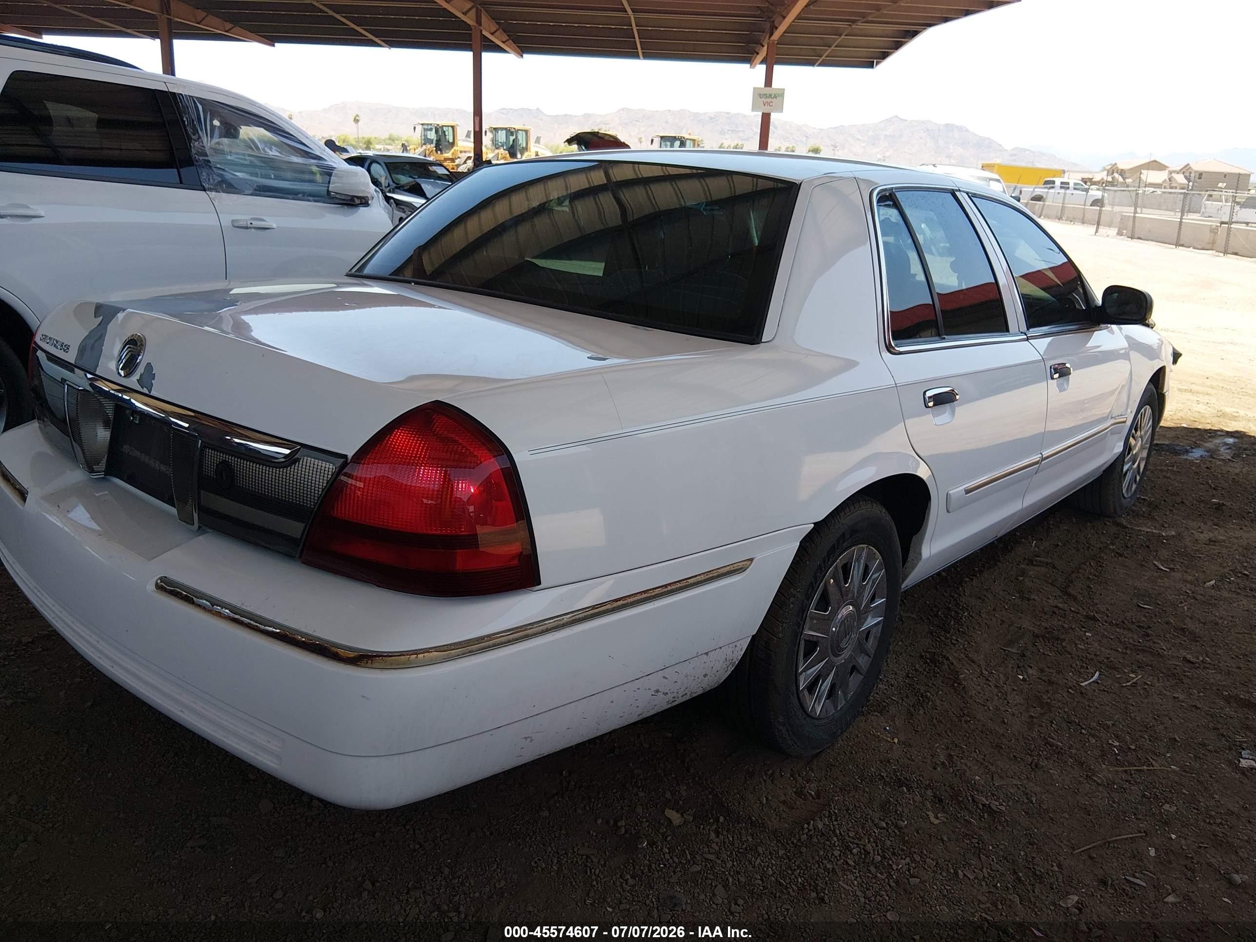 2006 Mercury Grand Marquis Gs Белый vin: 2MEFM74VX6X650072