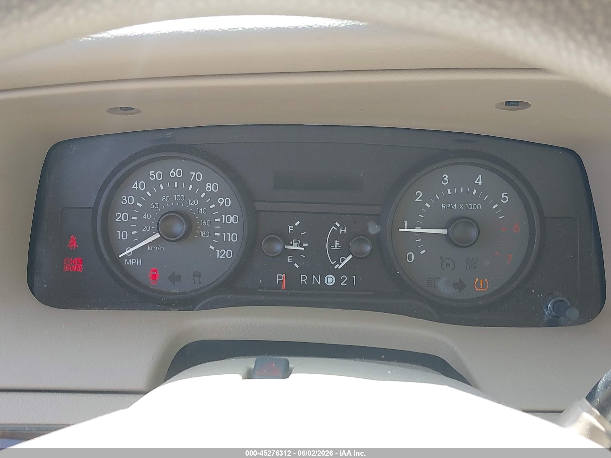 2008 Mercury Grand Marquis Gs Silver vin: 2MEFM74VX8X631525