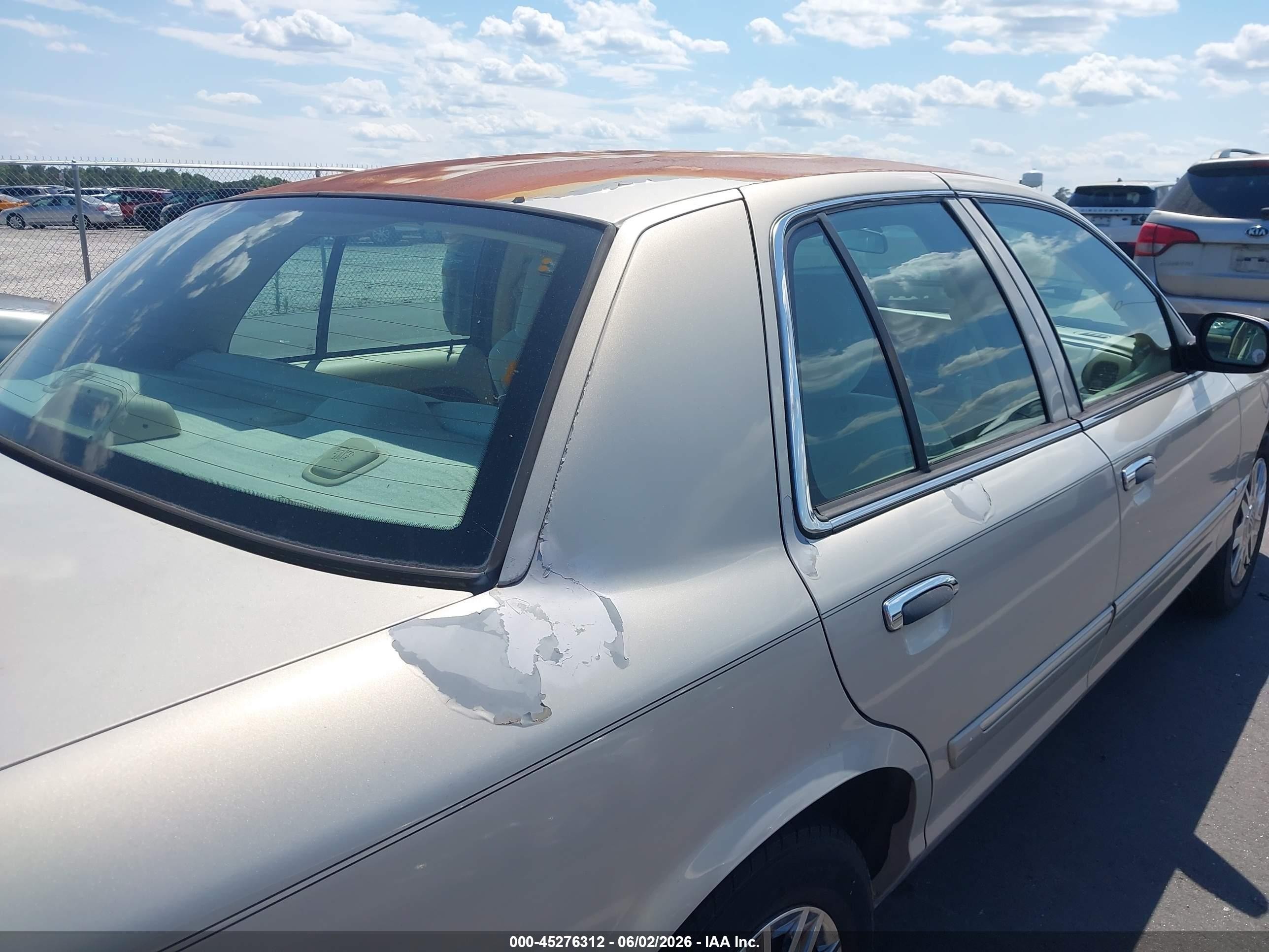 2008 Mercury Grand Marquis Gs Silver vin: 2MEFM74VX8X631525