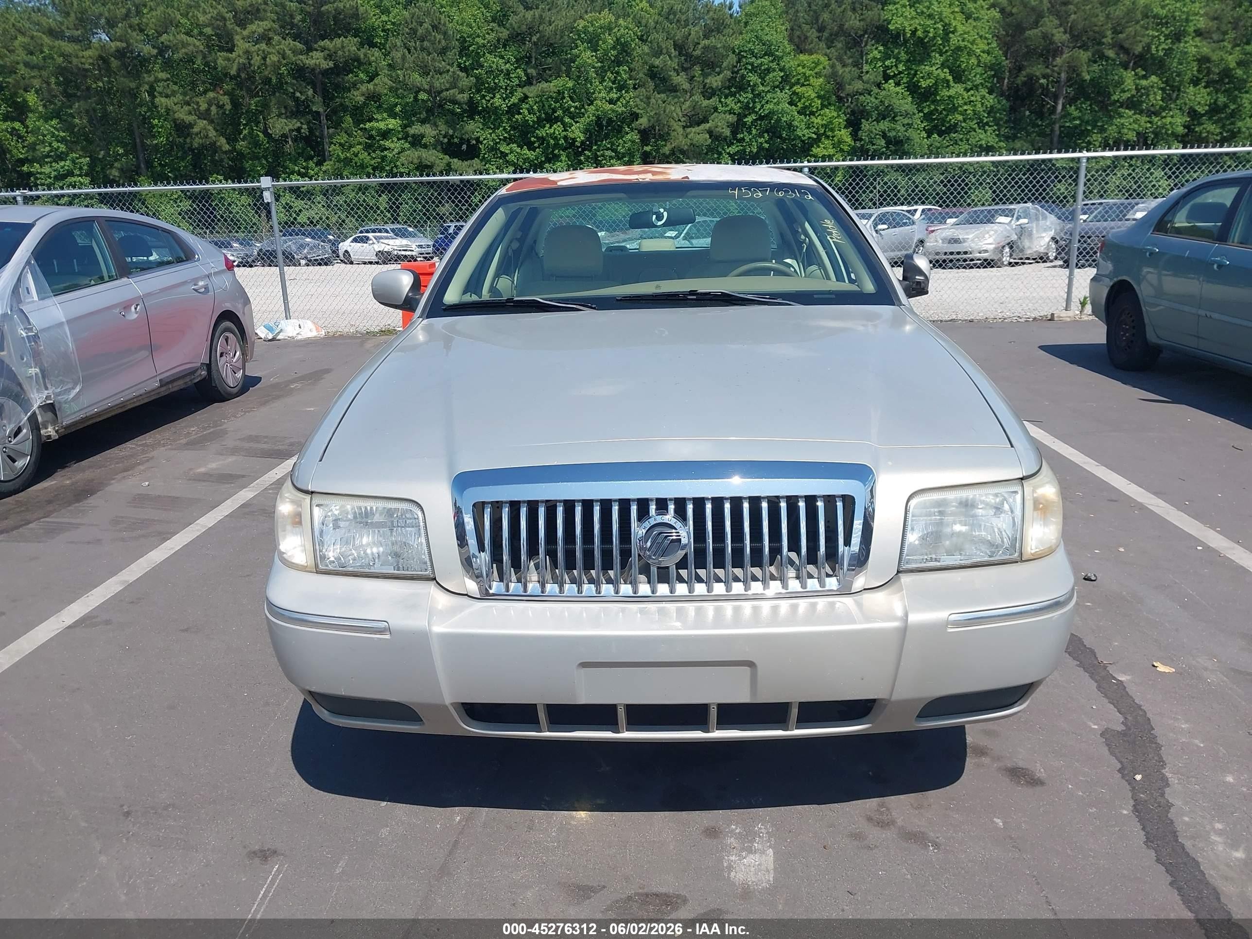 2008 Mercury Grand Marquis Gs Silver vin: 2MEFM74VX8X631525