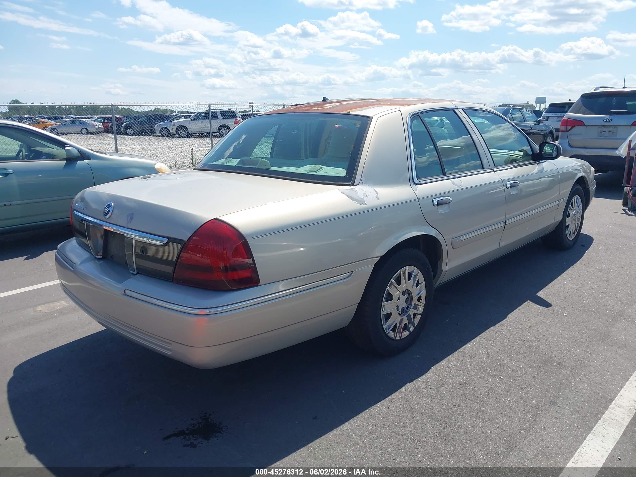 2008 Mercury Grand Marquis Gs Silver vin: 2MEFM74VX8X631525