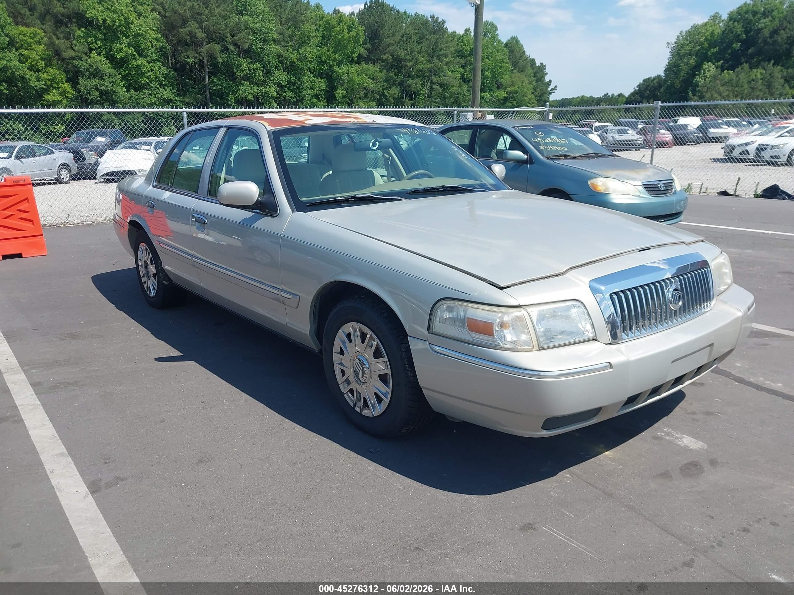 2008 Mercury Grand Marquis Gs Silver vin: 2MEFM74VX8X631525