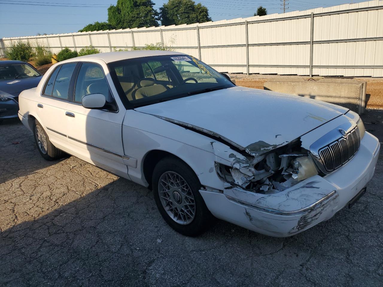 2002 Mercury Grand Marquis Gs White vin: 2MEFM74W02X656272