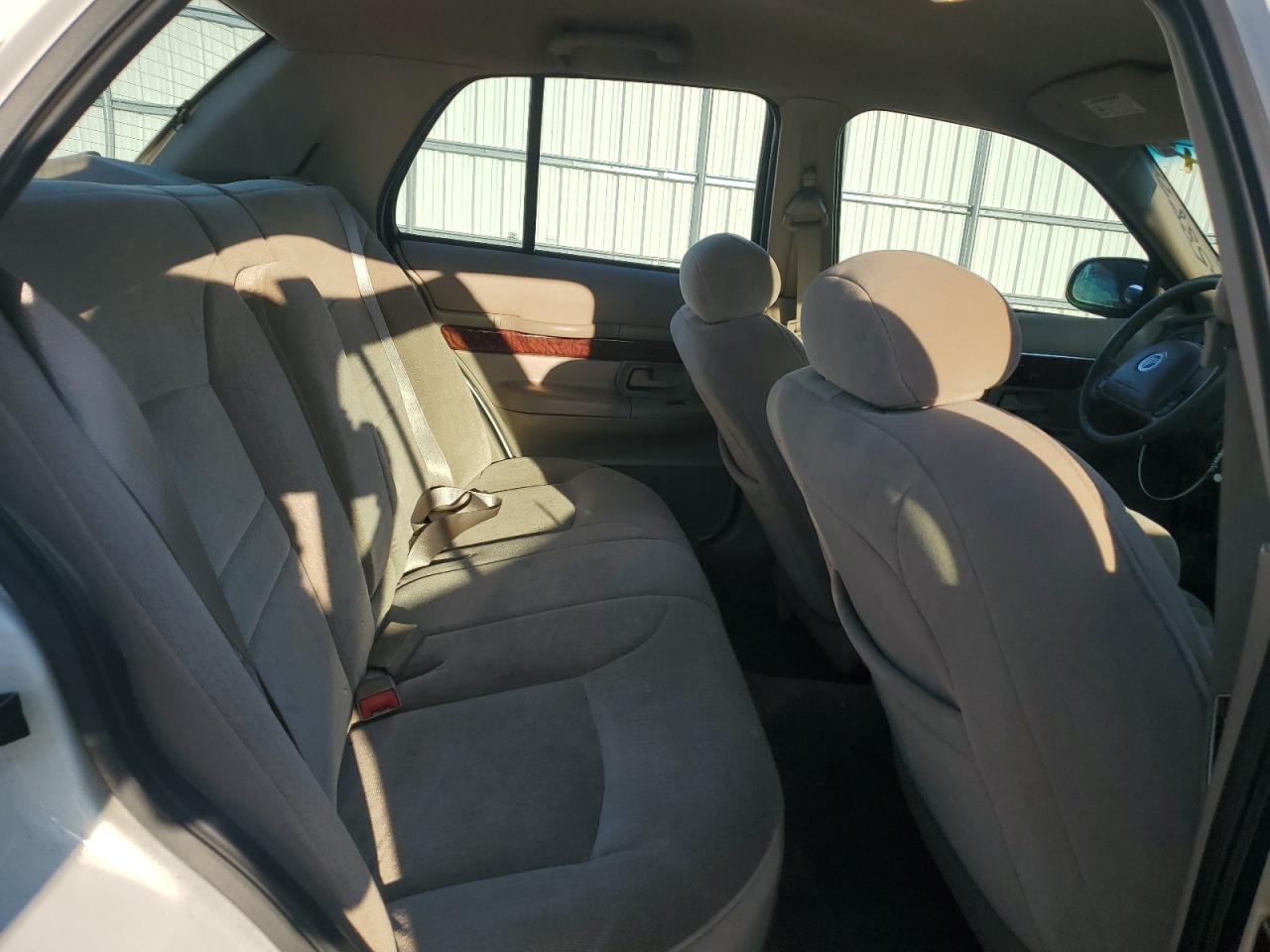 2002 Mercury Grand Marquis Gs White vin: 2MEFM74W02X656272