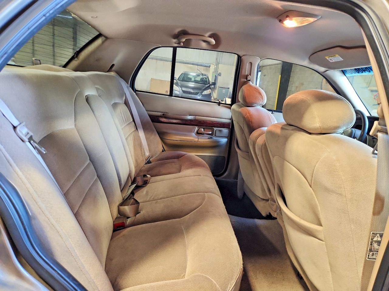 2002 Mercury Grand Marquis Gs Beige vin: 2MEFM74W02X664503