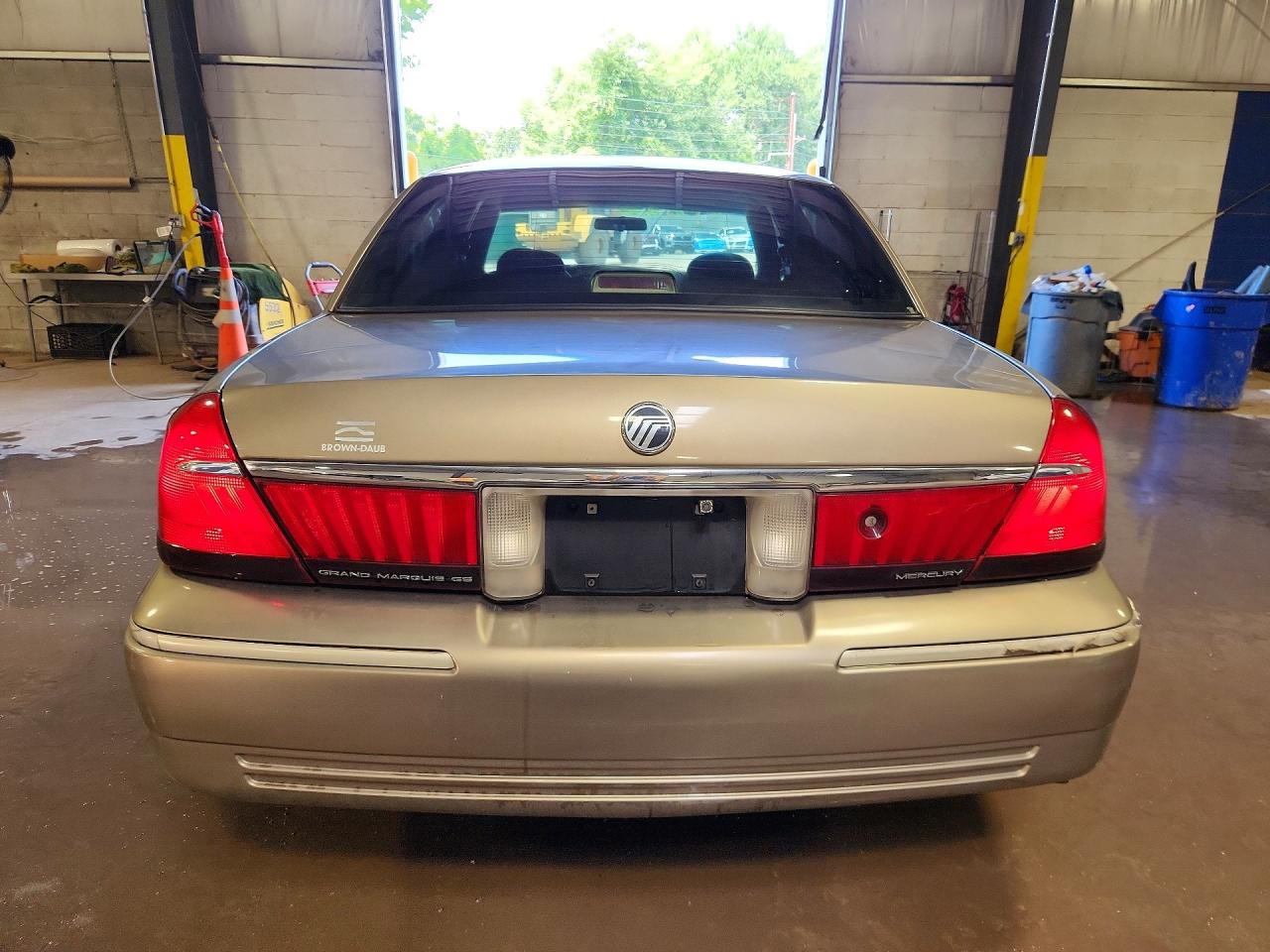 2002 Mercury Grand Marquis Gs Beige vin: 2MEFM74W02X664503