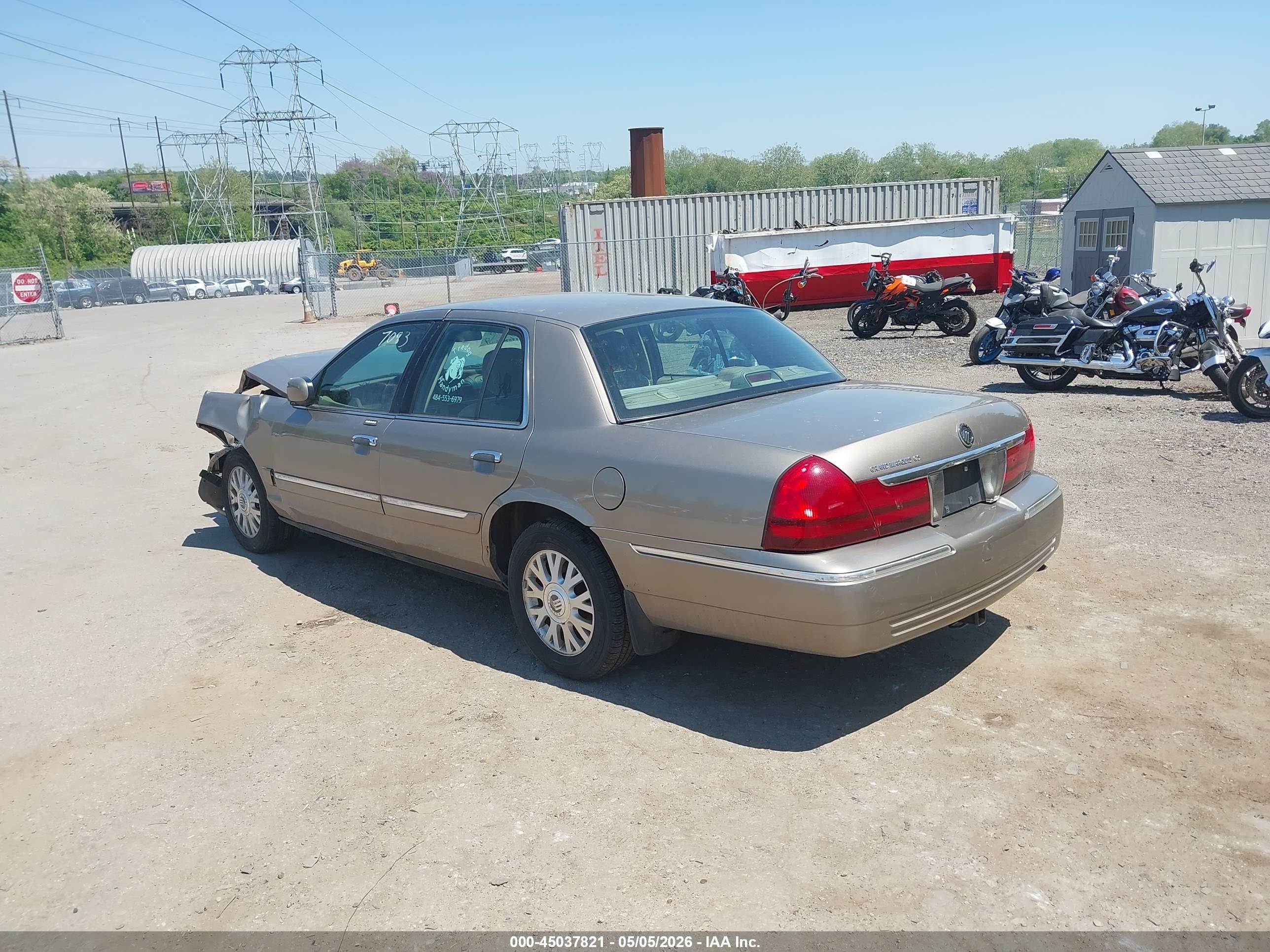 2003 Mercury Grand Marquis Gs Champagne vin: 2MEFM74W03X657083