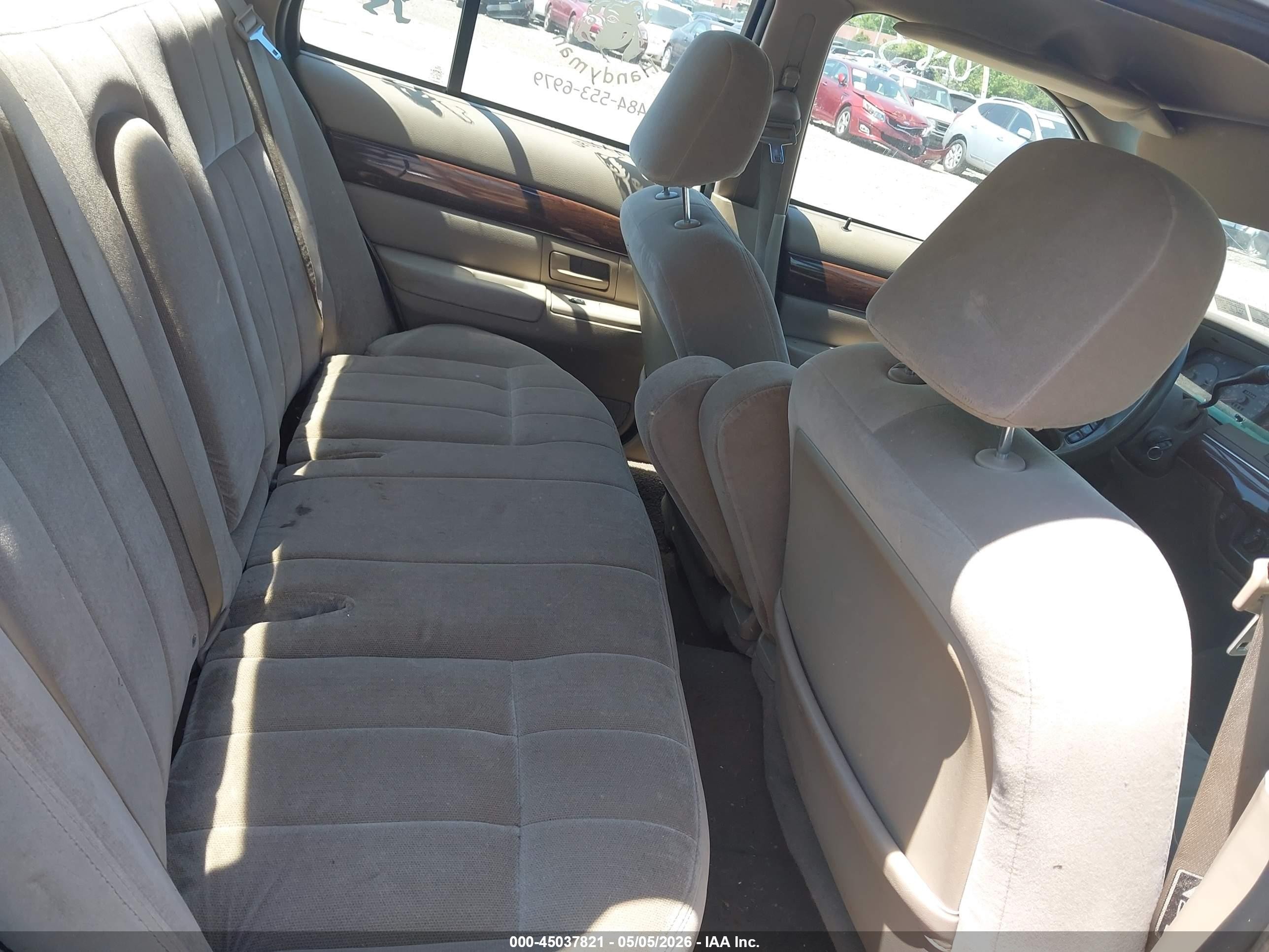 2003 Mercury Grand Marquis Gs Champagne vin: 2MEFM74W03X657083