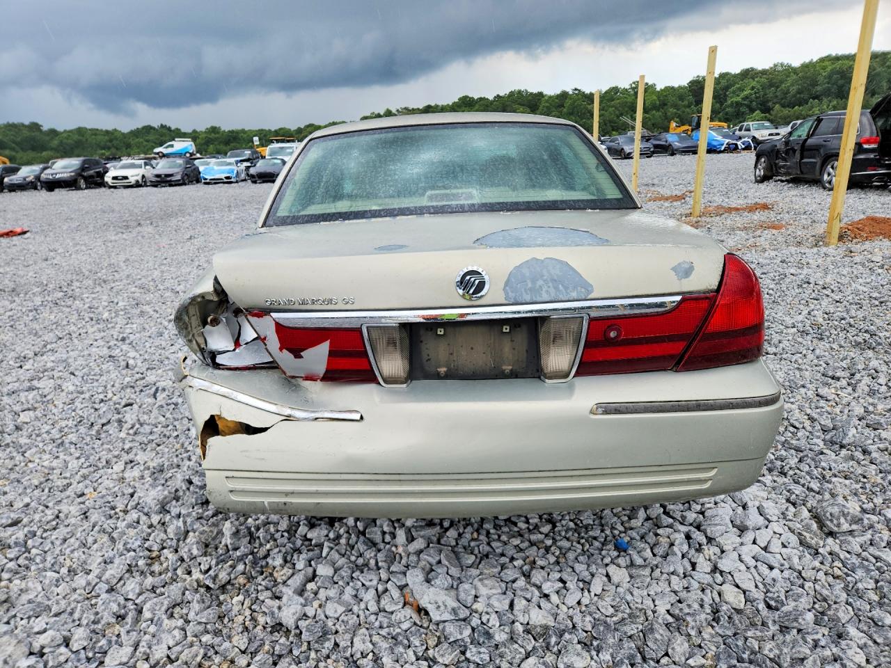 2004 Mercury Grand Marquis Gs Gold vin: 2MEFM74W04X642861