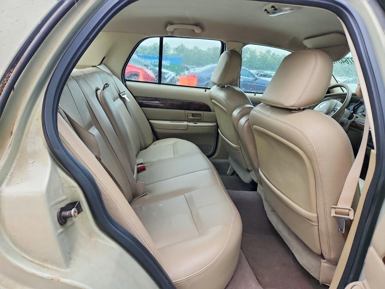 2004 Mercury Grand Marquis Gs Gold vin: 2MEFM74W04X642861