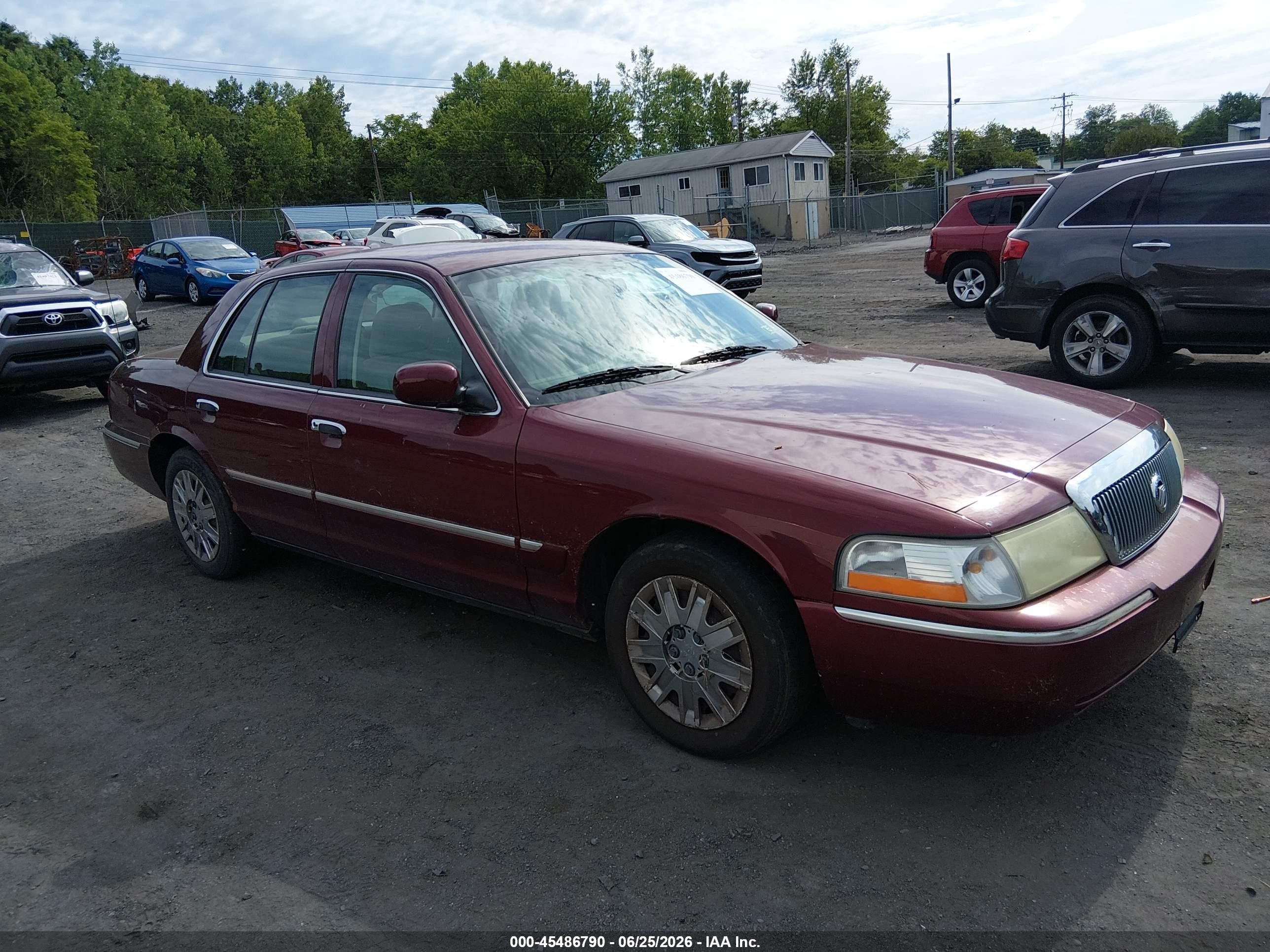 2005 Mercury Grand Marquis Gs Burgundy vin: 2MEFM74W05X619369