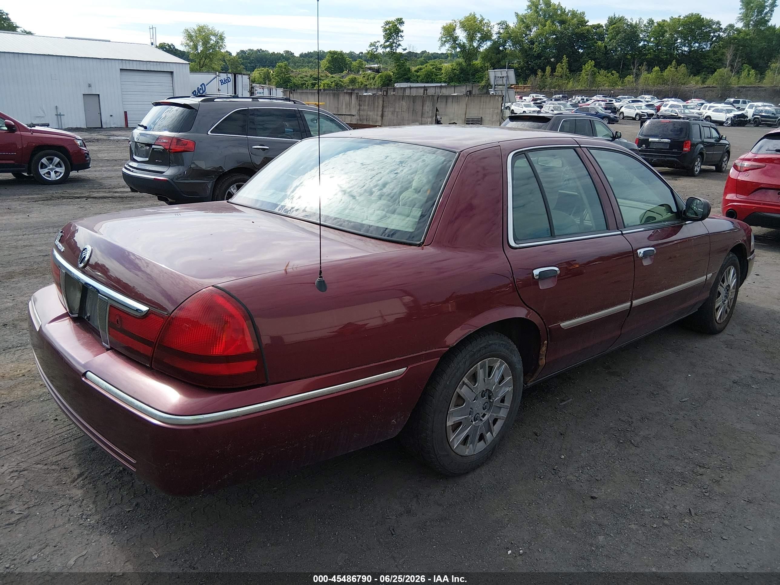 2005 Mercury Grand Marquis Gs Burgundy vin: 2MEFM74W05X619369