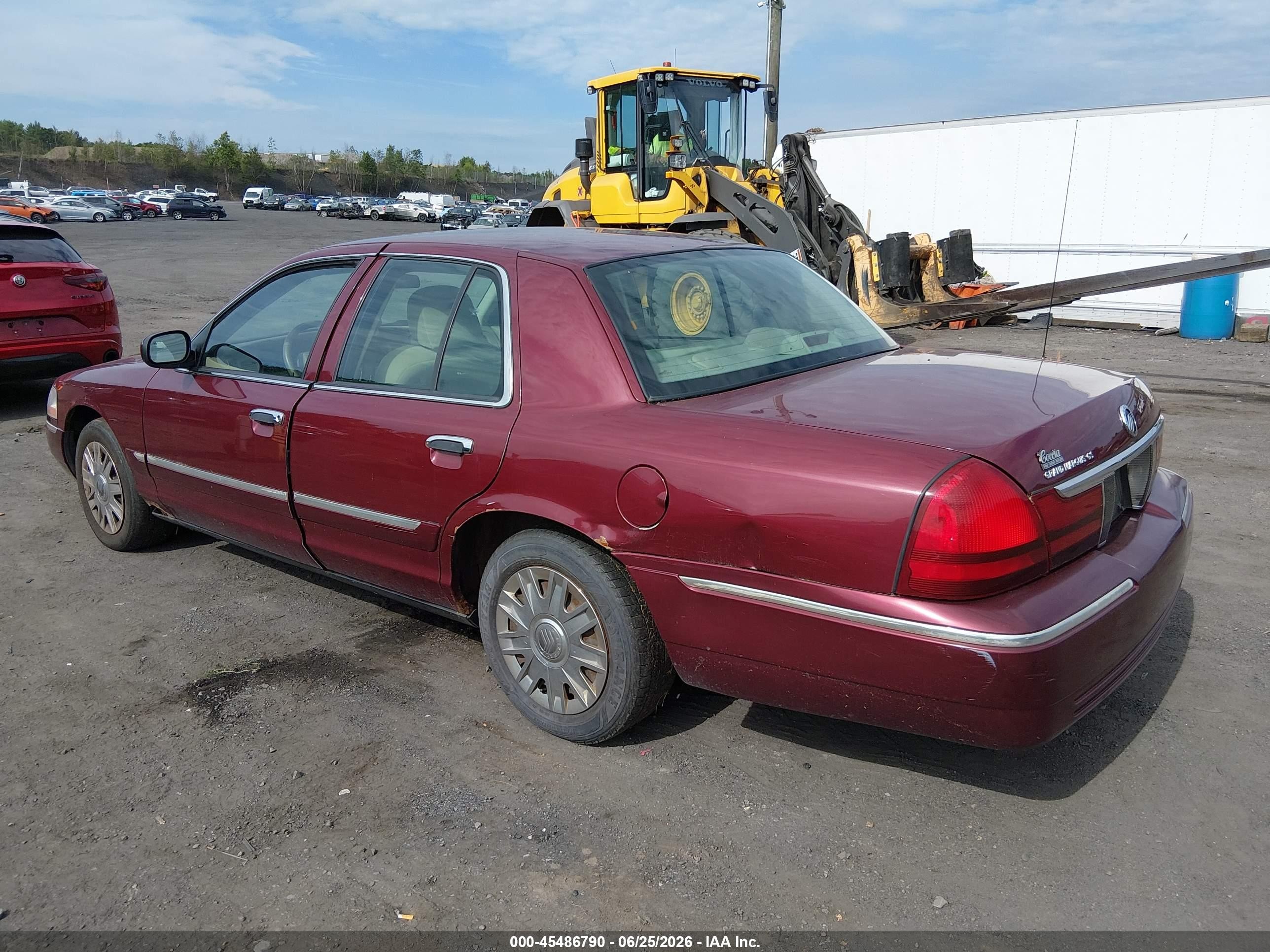2005 Mercury Grand Marquis Gs Burgundy vin: 2MEFM74W05X619369