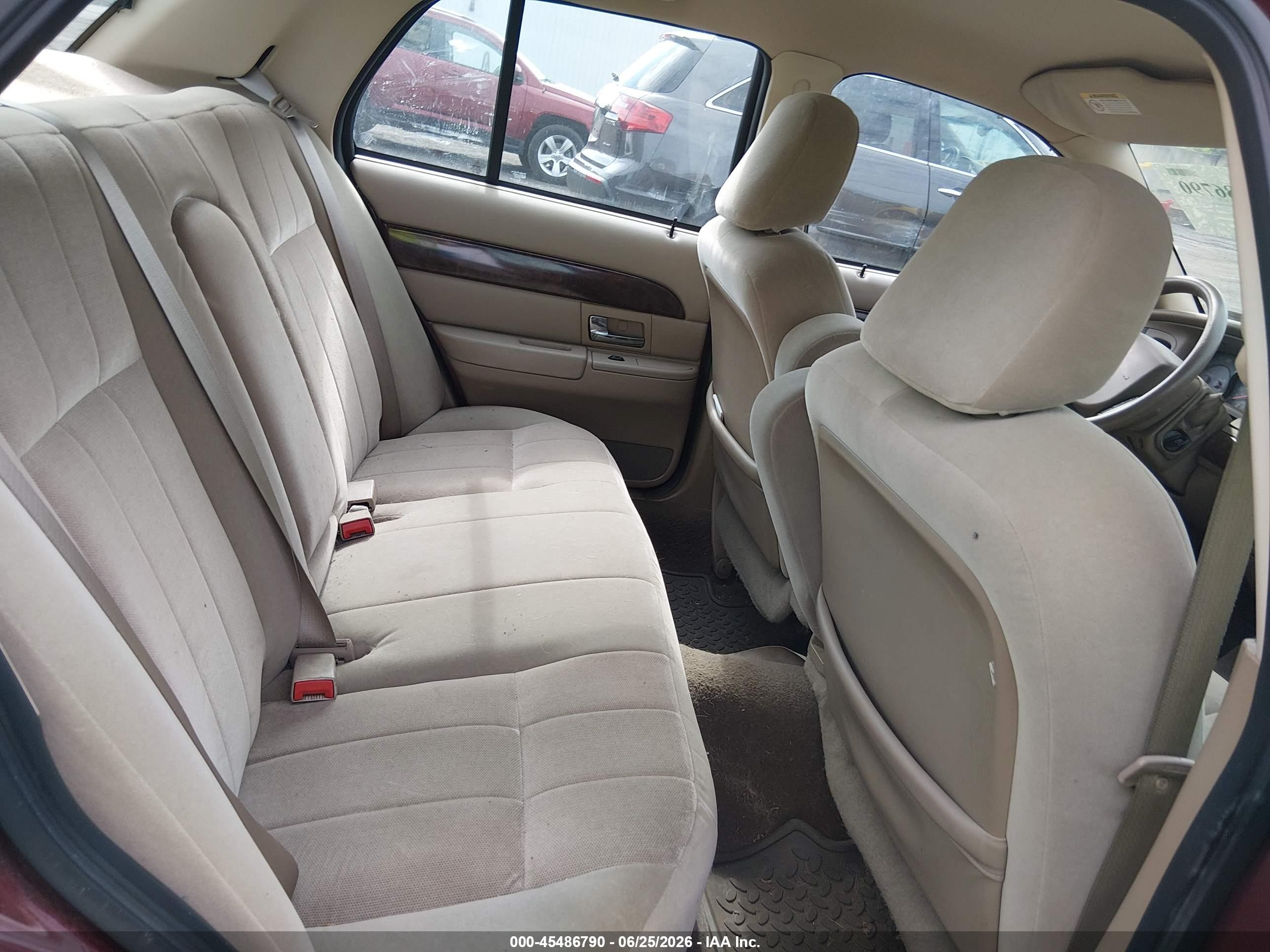 2005 Mercury Grand Marquis Gs Burgundy vin: 2MEFM74W05X619369