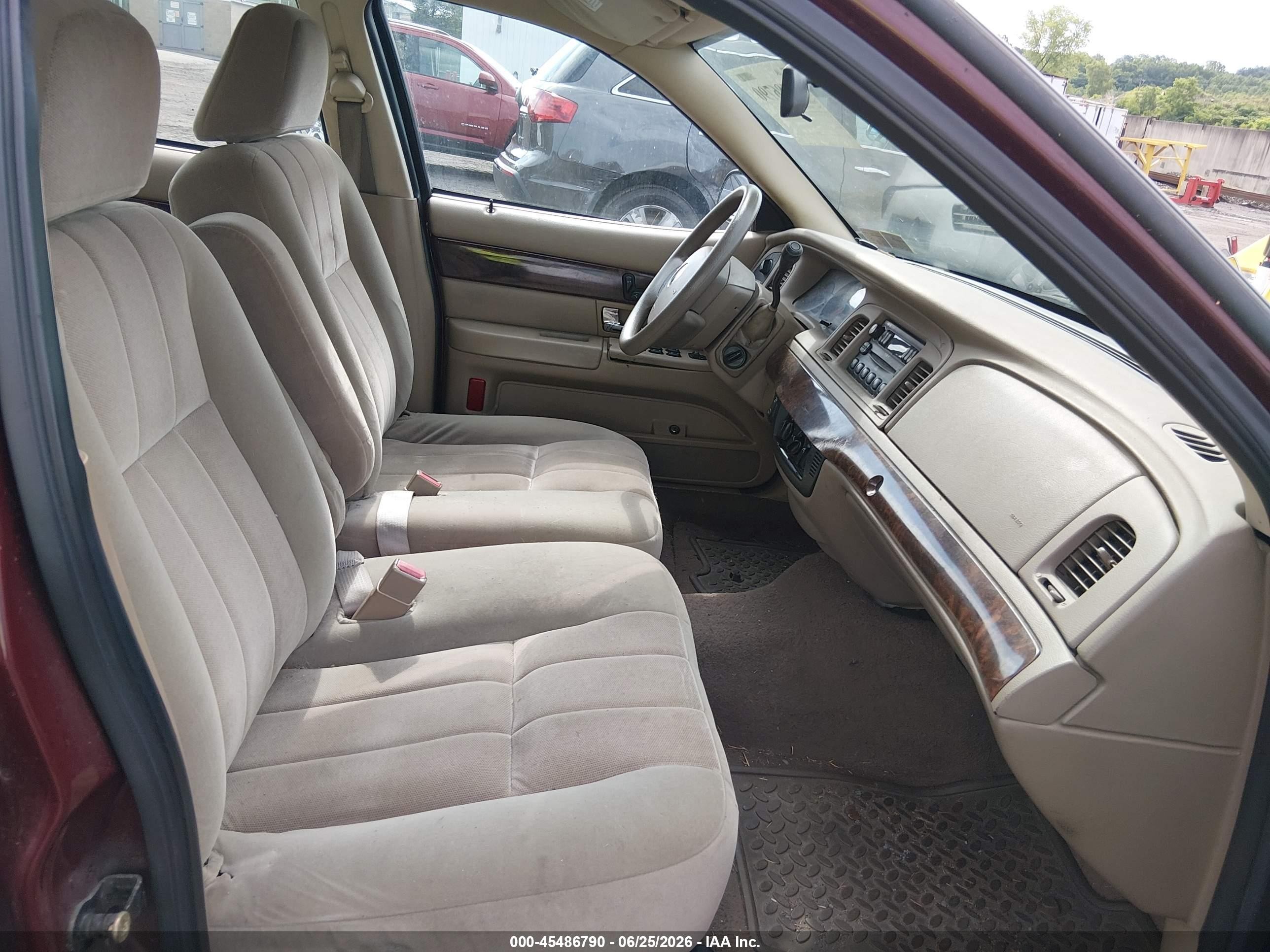 2005 Mercury Grand Marquis Gs Burgundy vin: 2MEFM74W05X619369